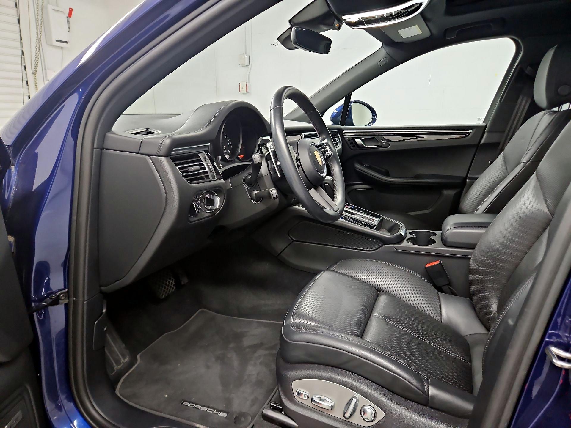 Thumbnail: 2022 Porsche Macan - 11