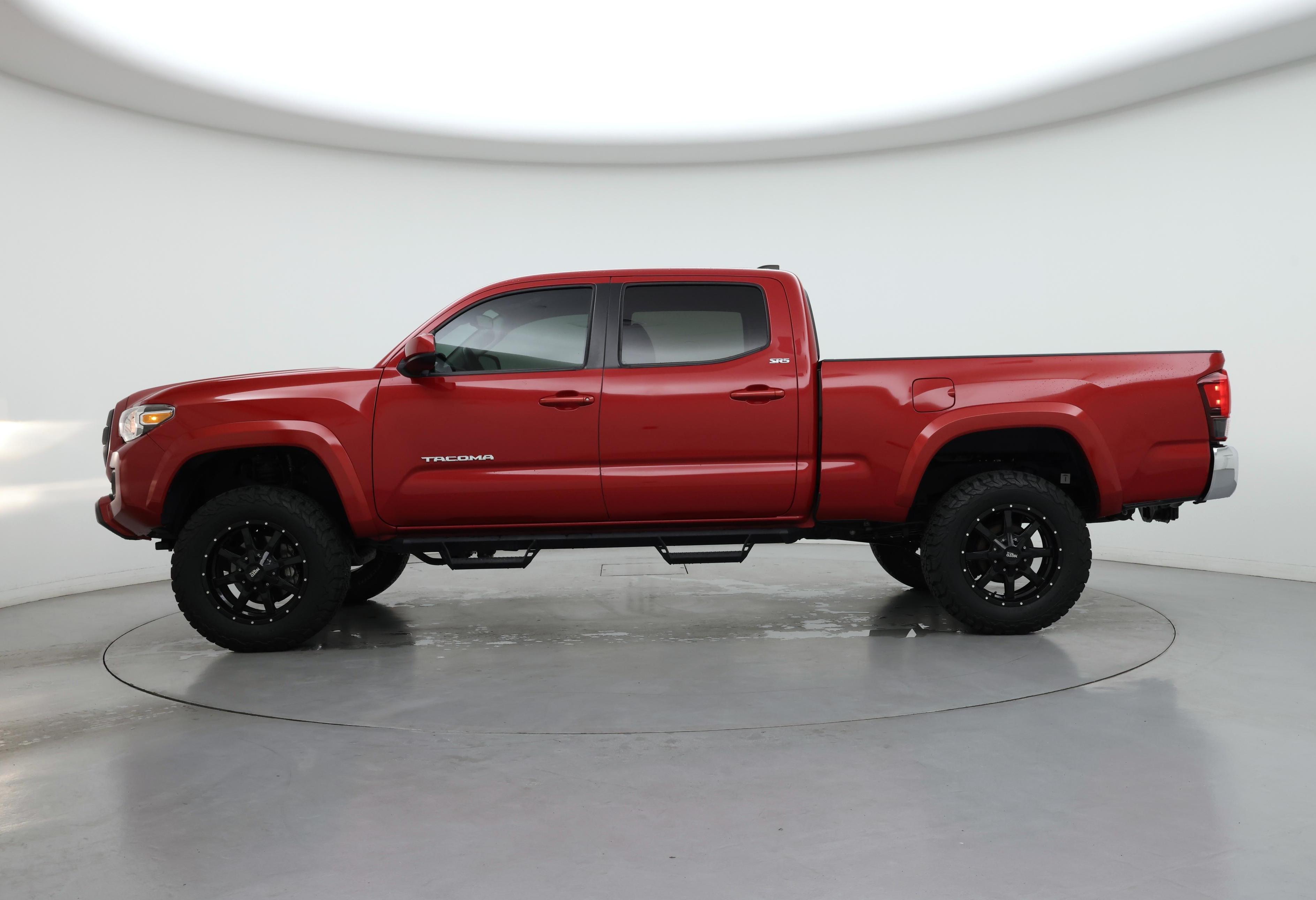 Thumbnail: 2021 Toyota Tacoma - 3