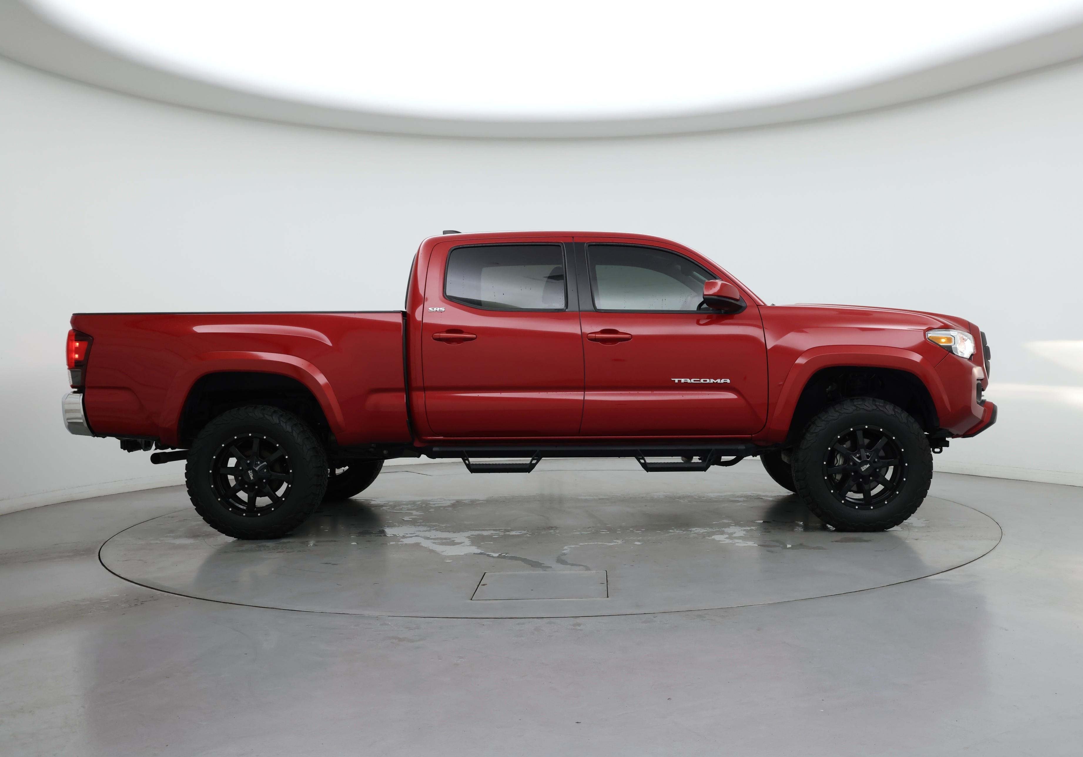 Thumbnail: 2021 Toyota Tacoma - 7