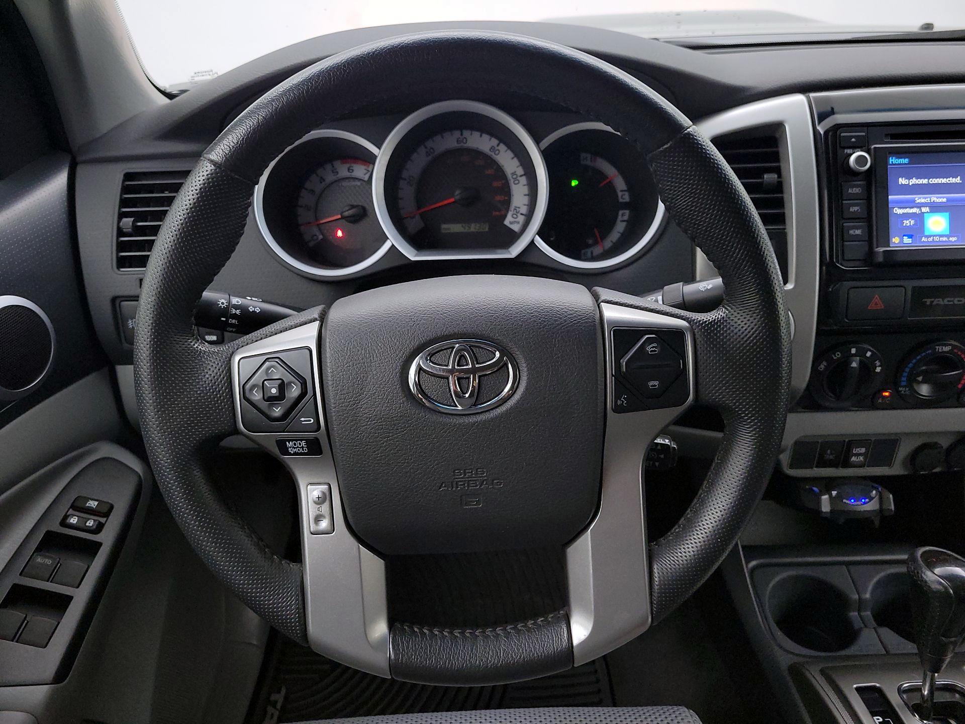 Thumbnail: 2015 Toyota Tacoma - 10