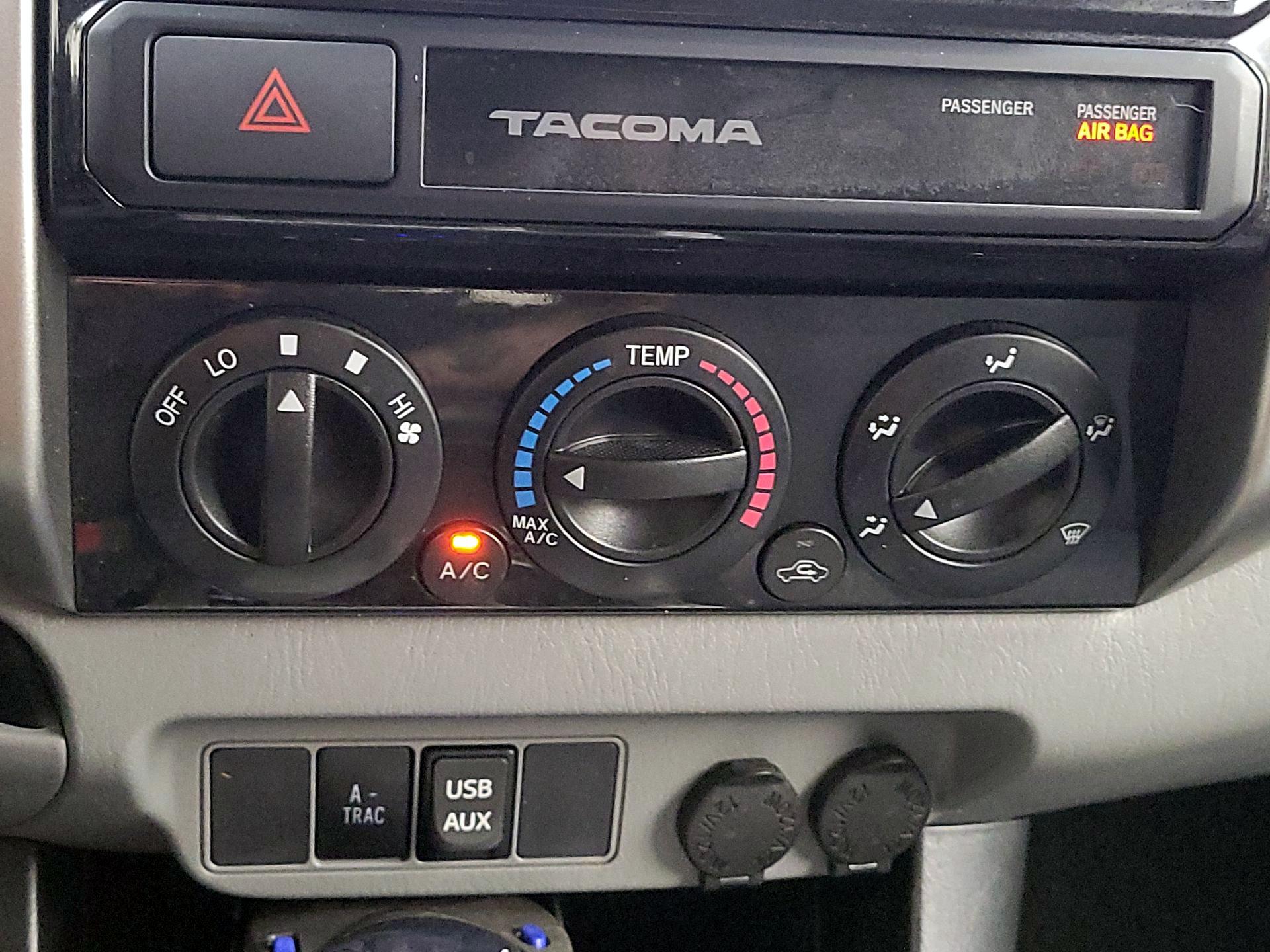 Thumbnail: 2015 Toyota Tacoma - 16