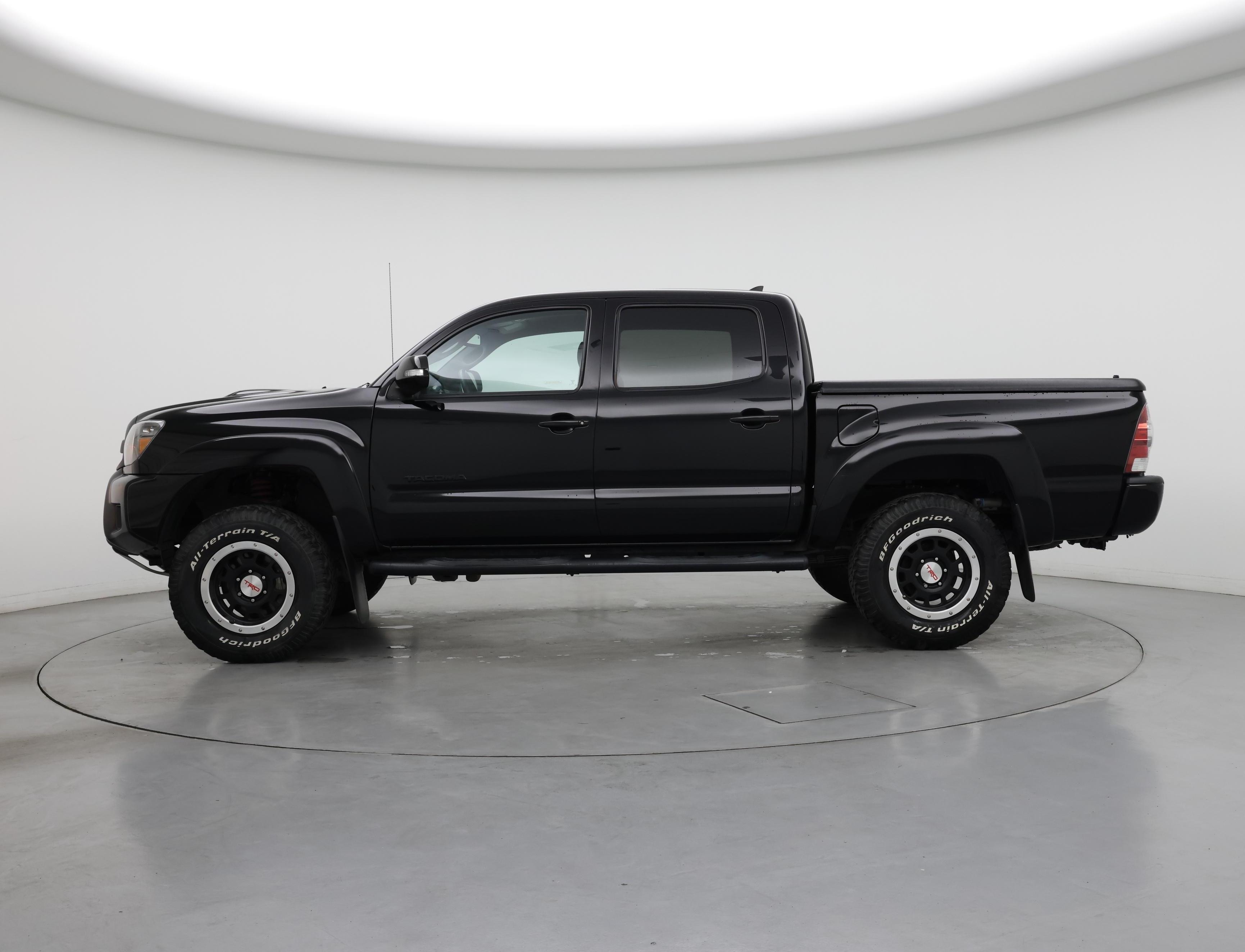 Thumbnail: 2015 Toyota Tacoma - 3