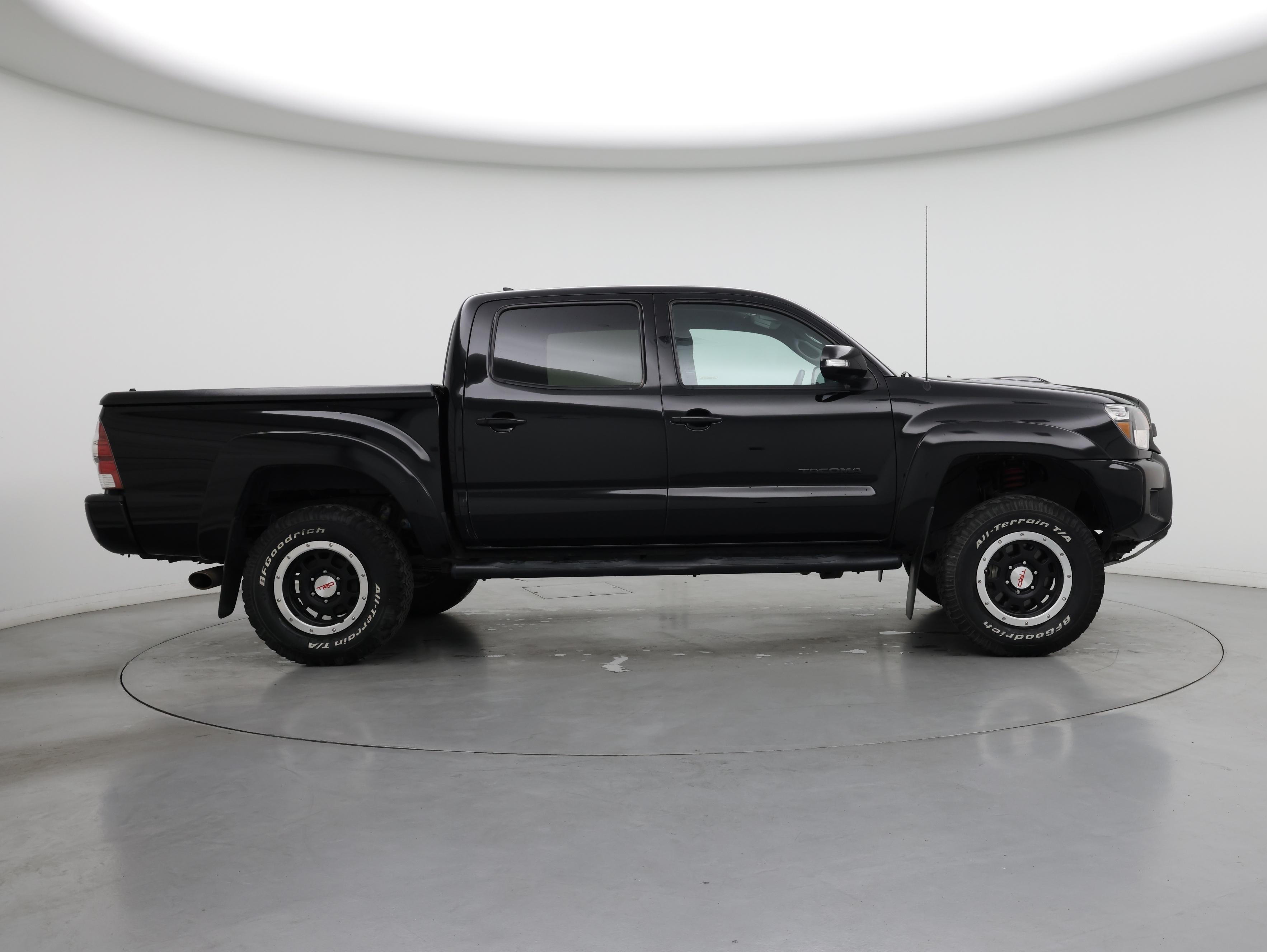 Thumbnail: 2015 Toyota Tacoma - 7