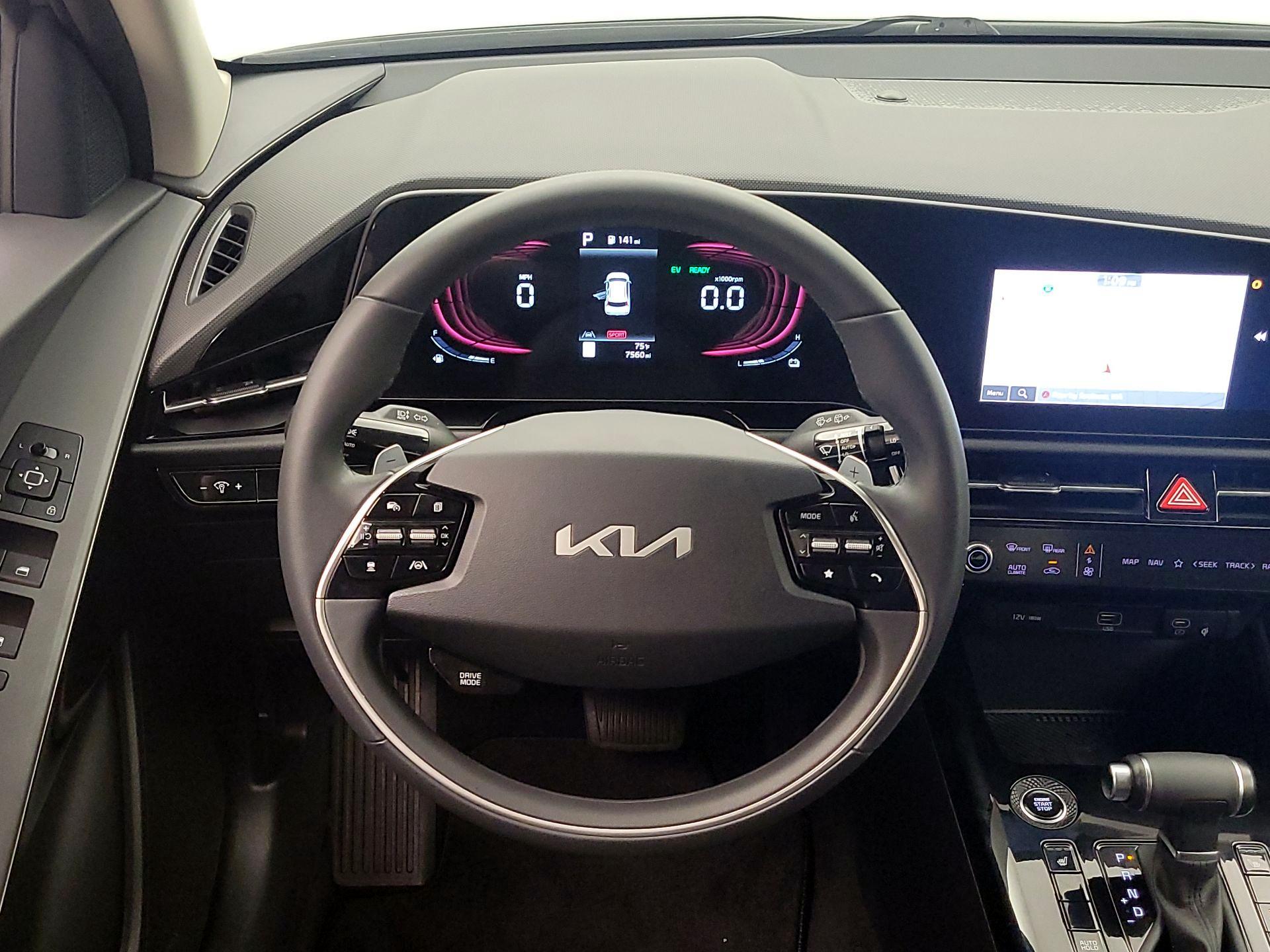 Thumbnail: 2023 Kia Niro - 10