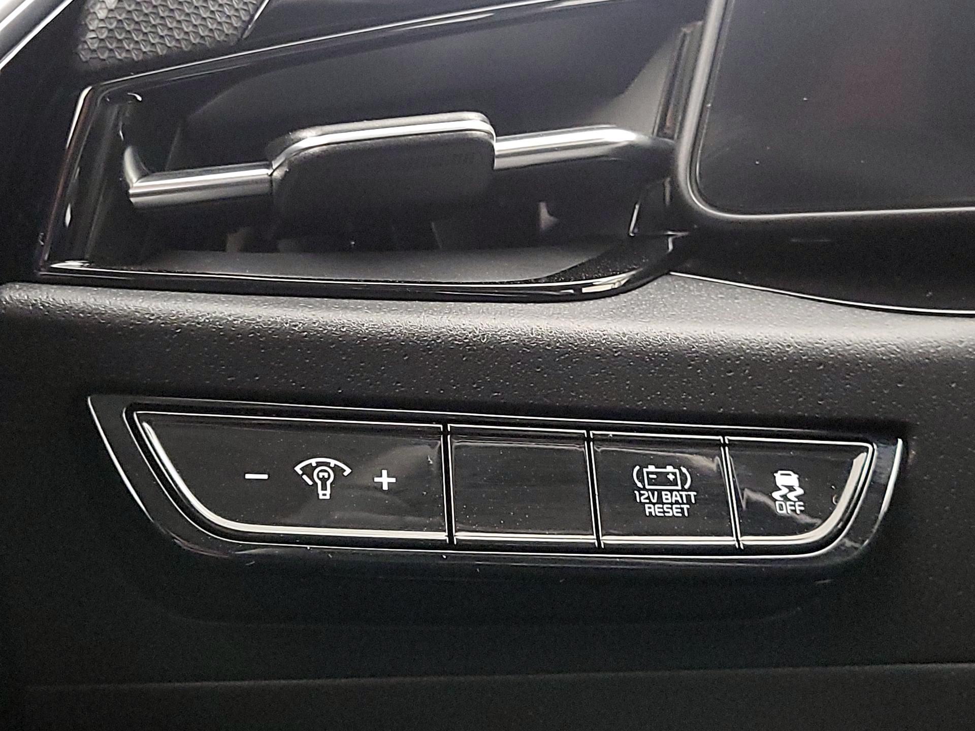 Thumbnail: 2023 Kia Niro - 13