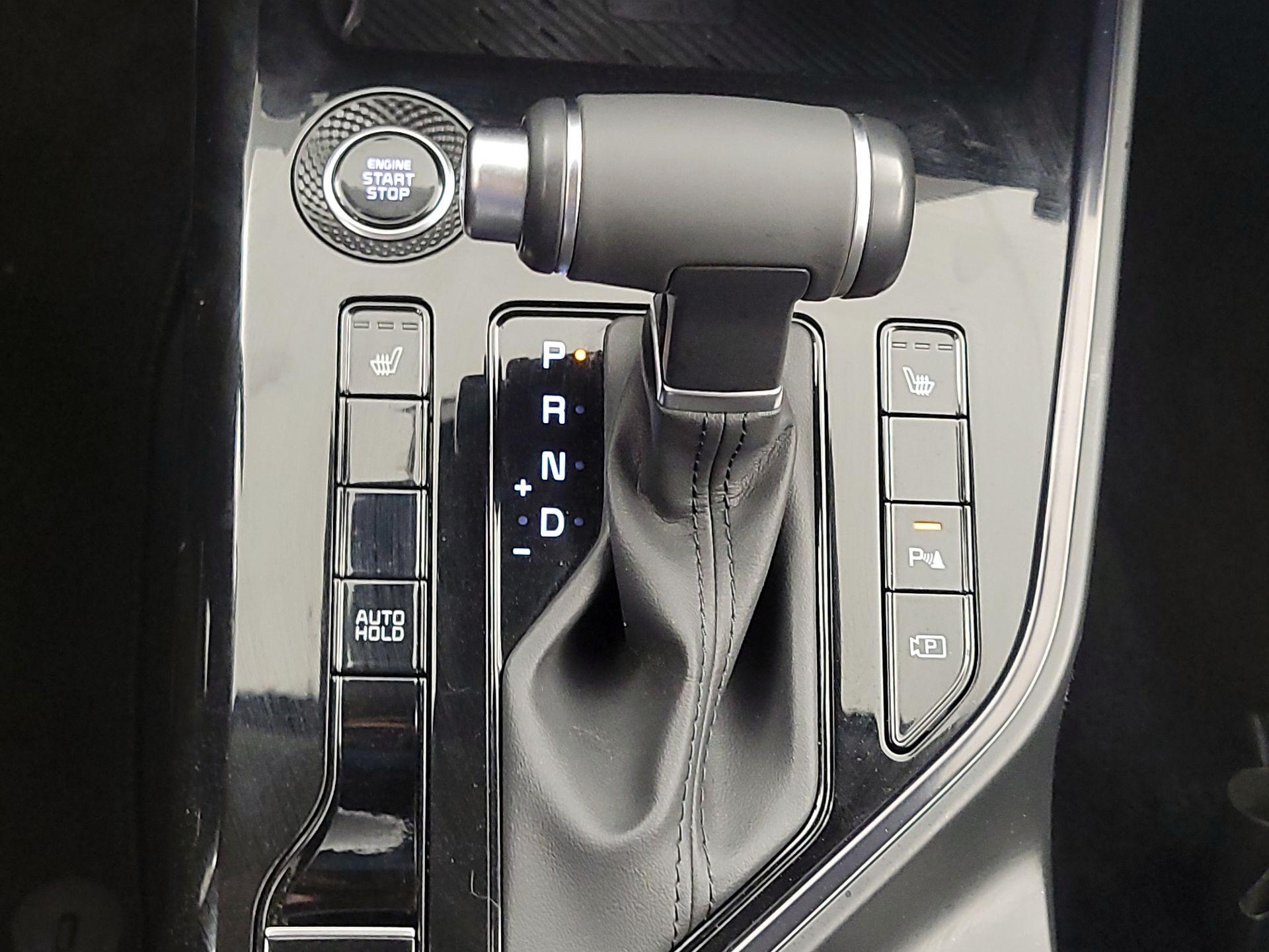 Thumbnail: 2023 Kia Niro - 18