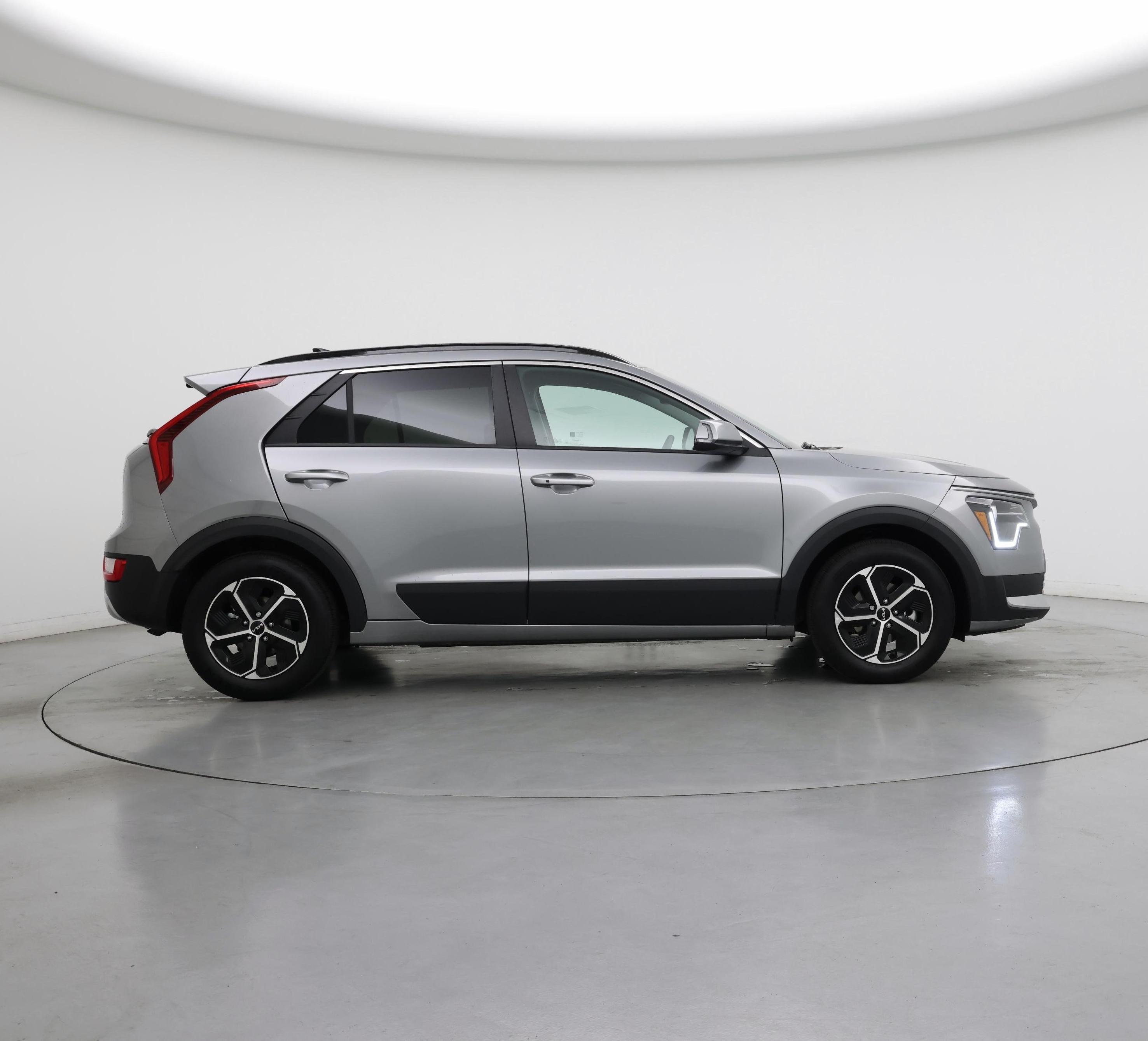 Thumbnail: 2023 Kia Niro - 7