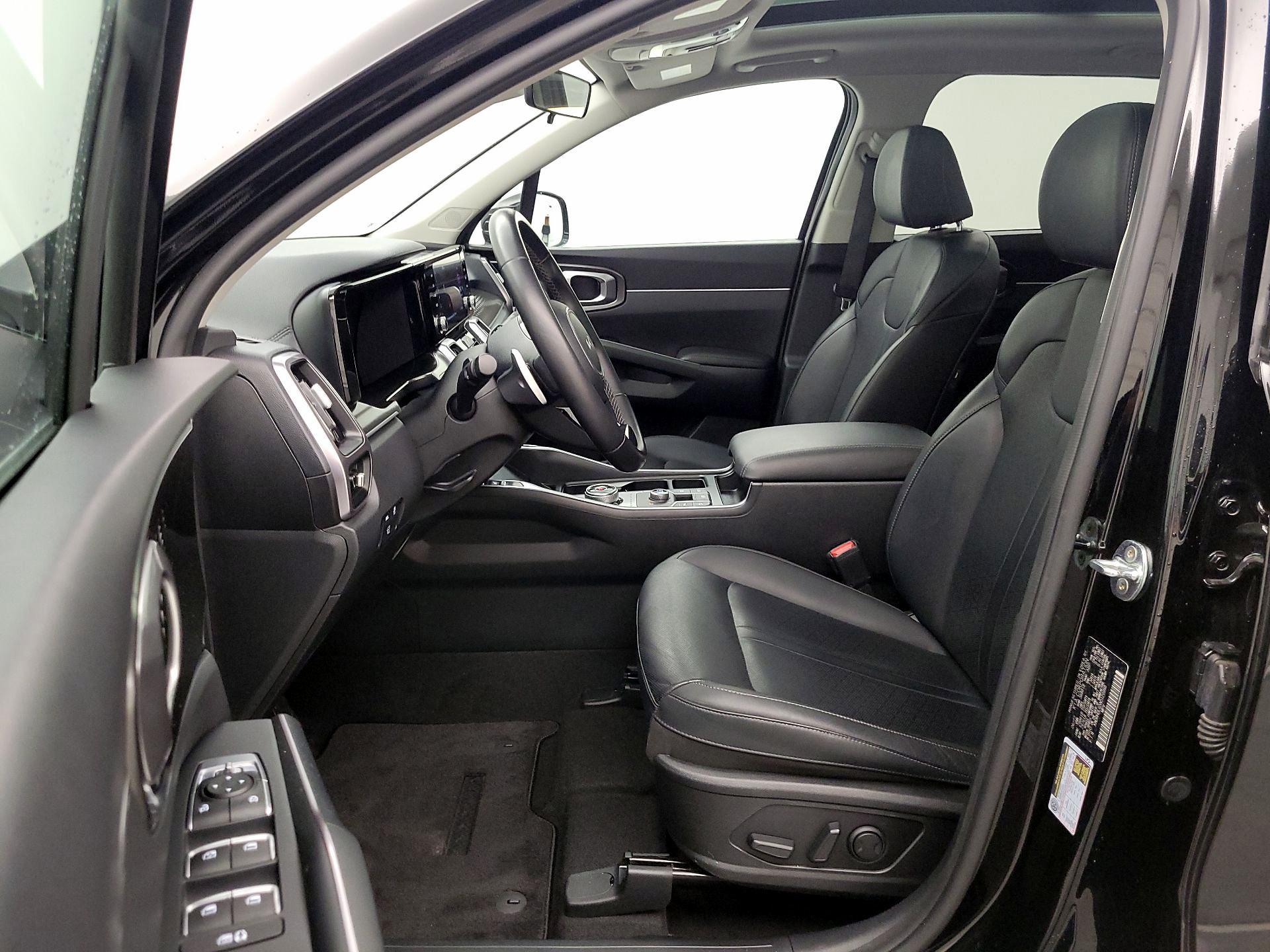 Thumbnail: 2022 Kia Sorento - 11