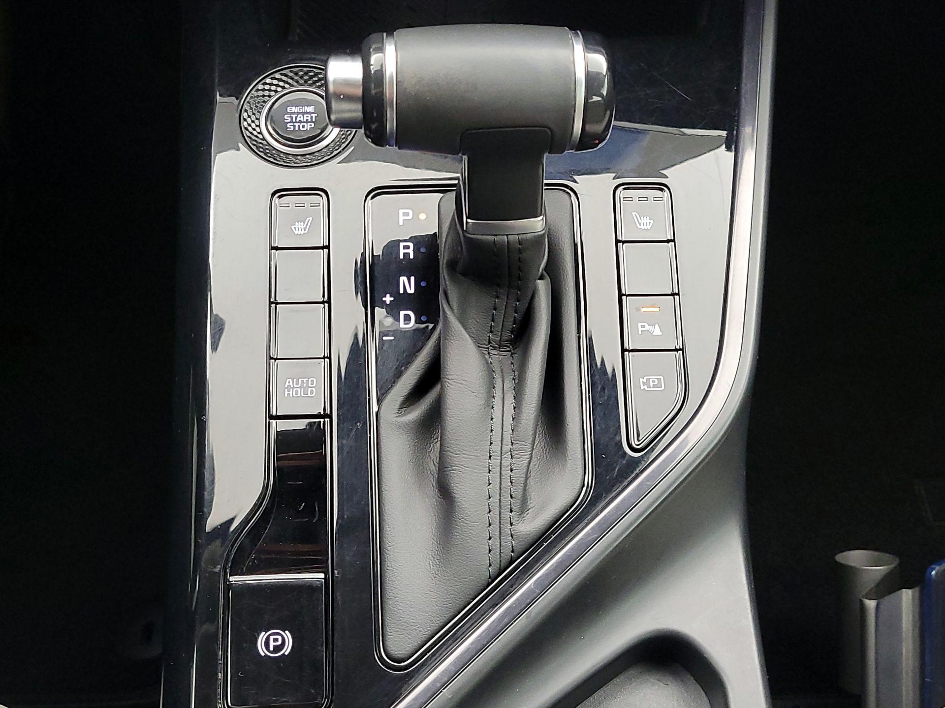 Thumbnail: 2023 Kia Niro - 18