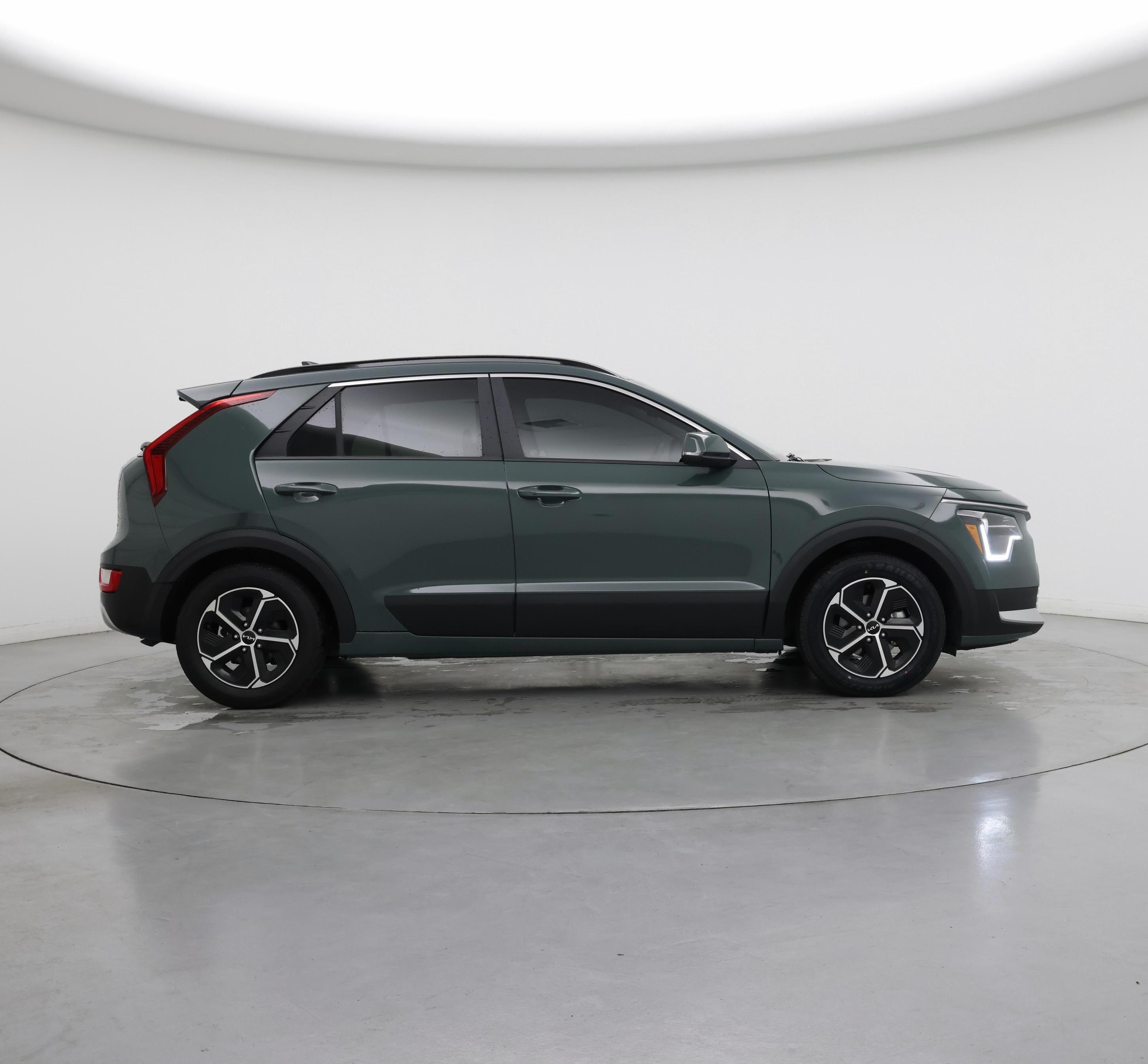 Thumbnail: 2023 Kia Niro - 7