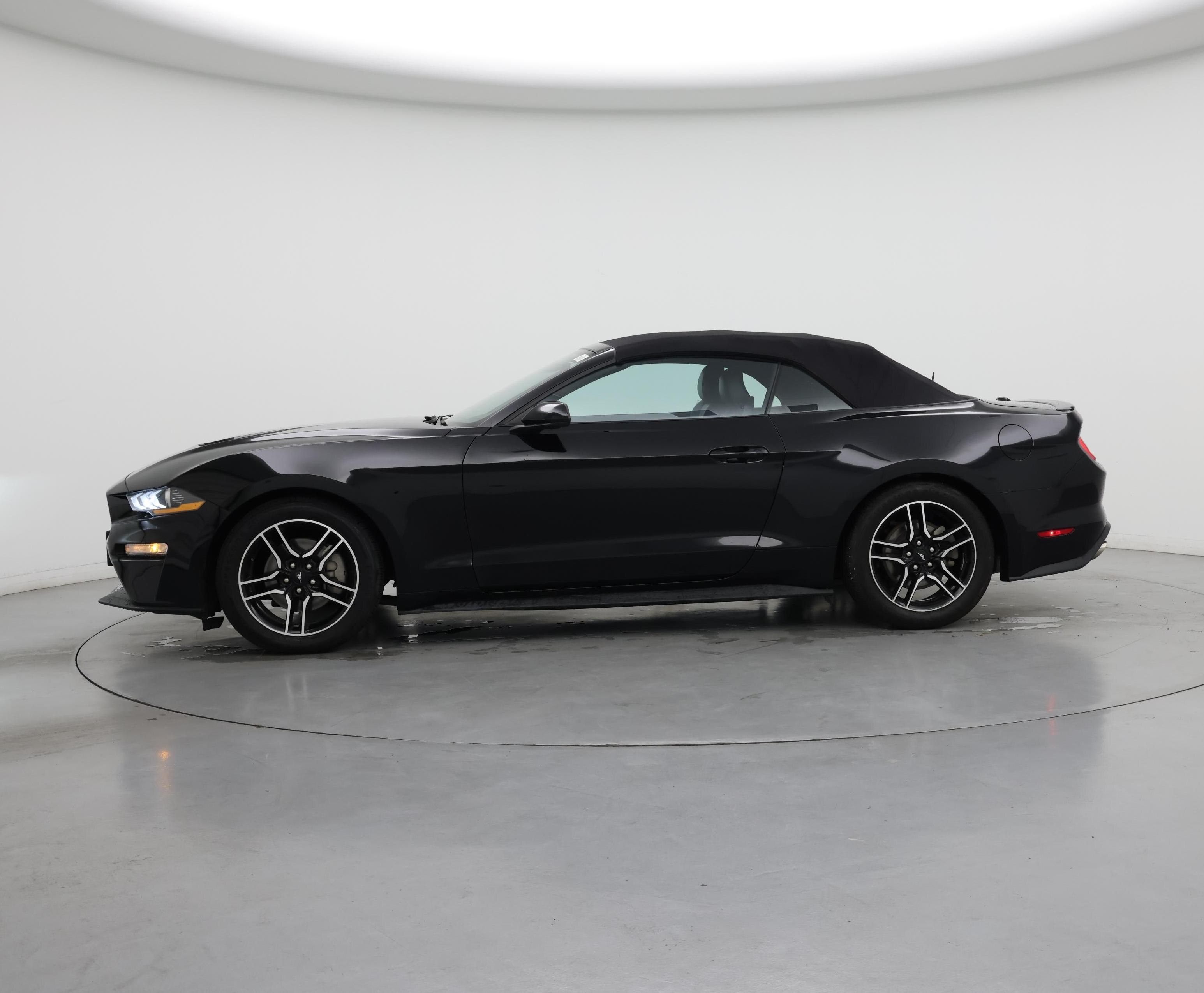 Thumbnail: 2022 Ford Mustang - 3