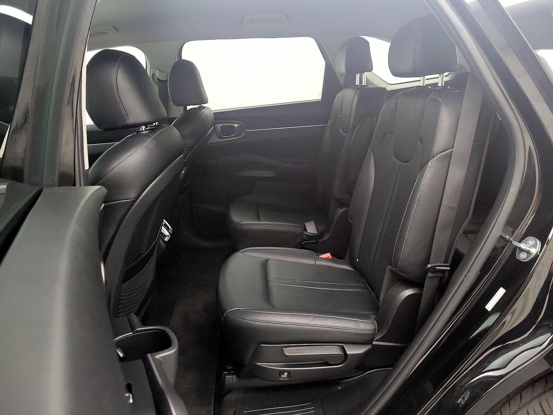 Thumbnail: 2023 Kia Sorento - 20