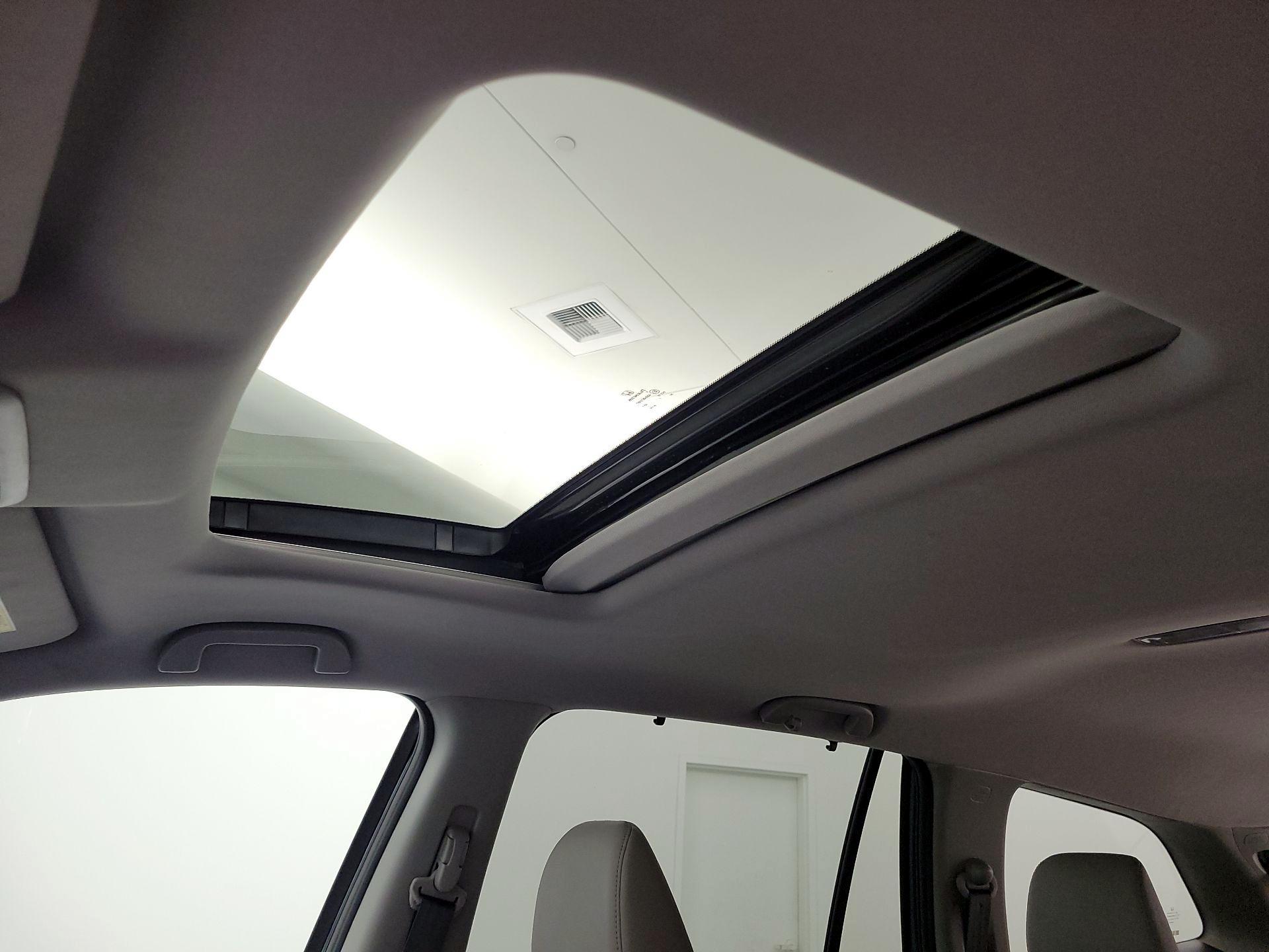 Thumbnail: 2019 Honda Pilot - 19
