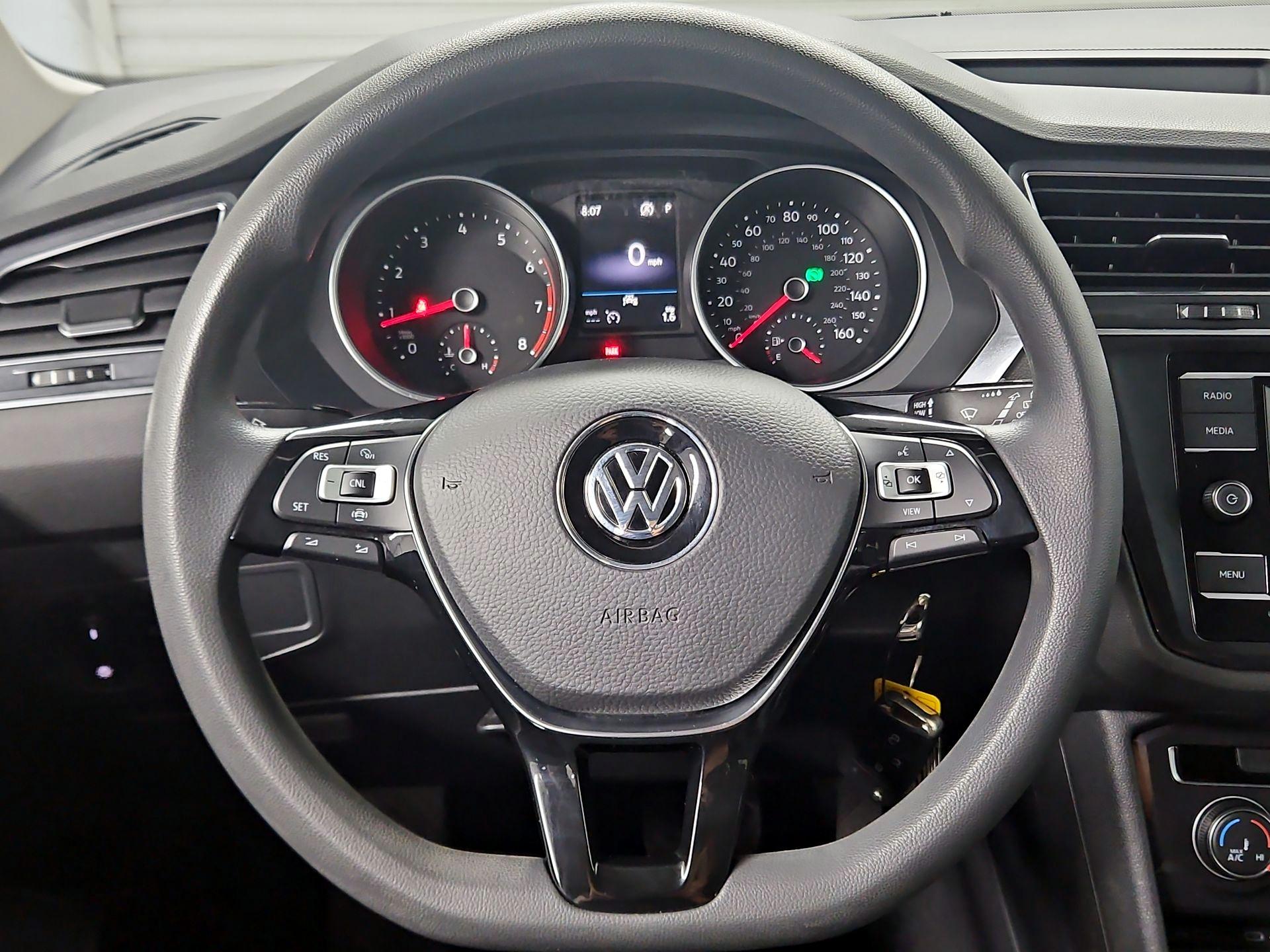 Thumbnail: 2021 Volkswagen Tiguan - 10