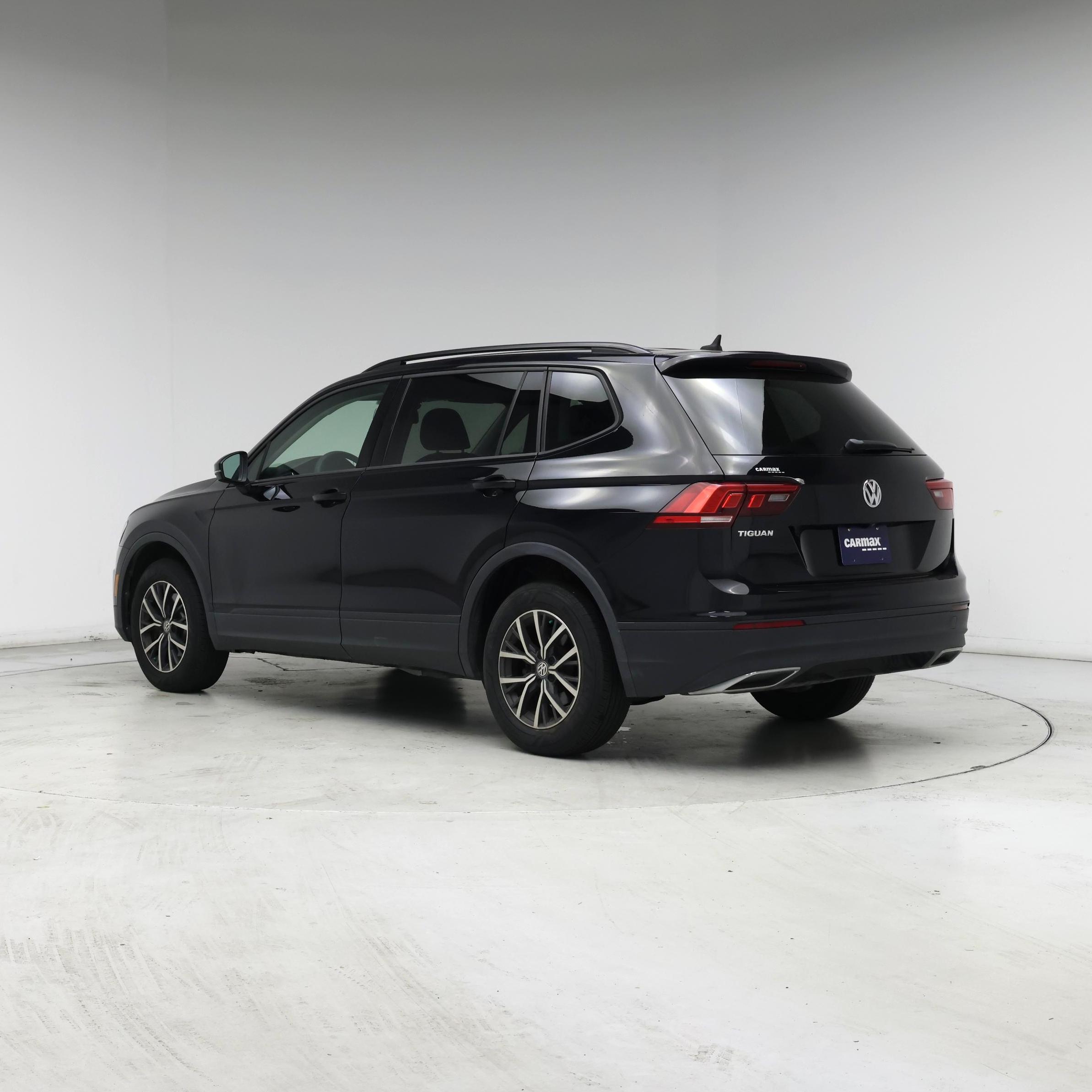 Thumbnail: 2021 Volkswagen Tiguan - 2