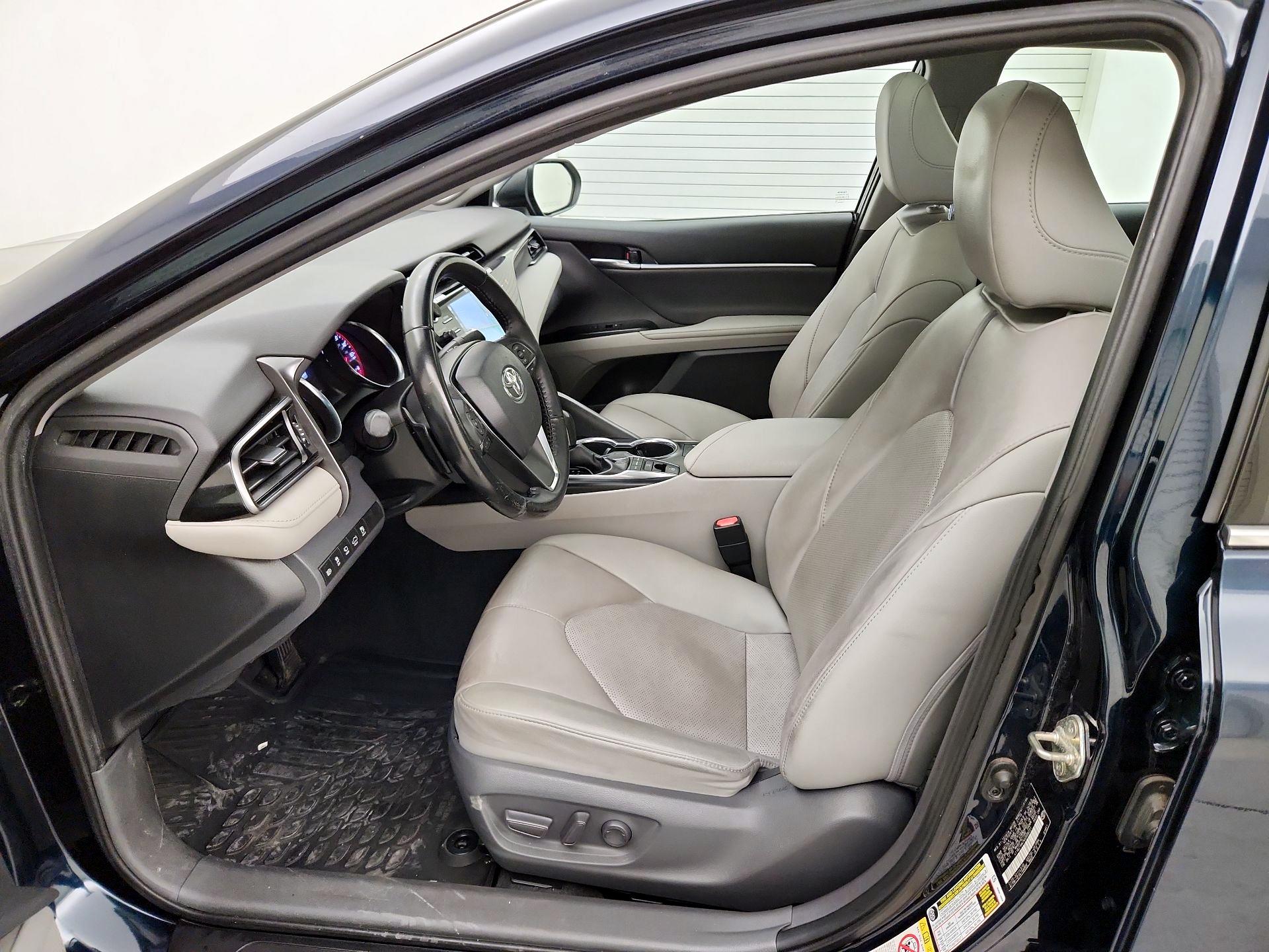 Thumbnail: 2019 Toyota Camry - 11