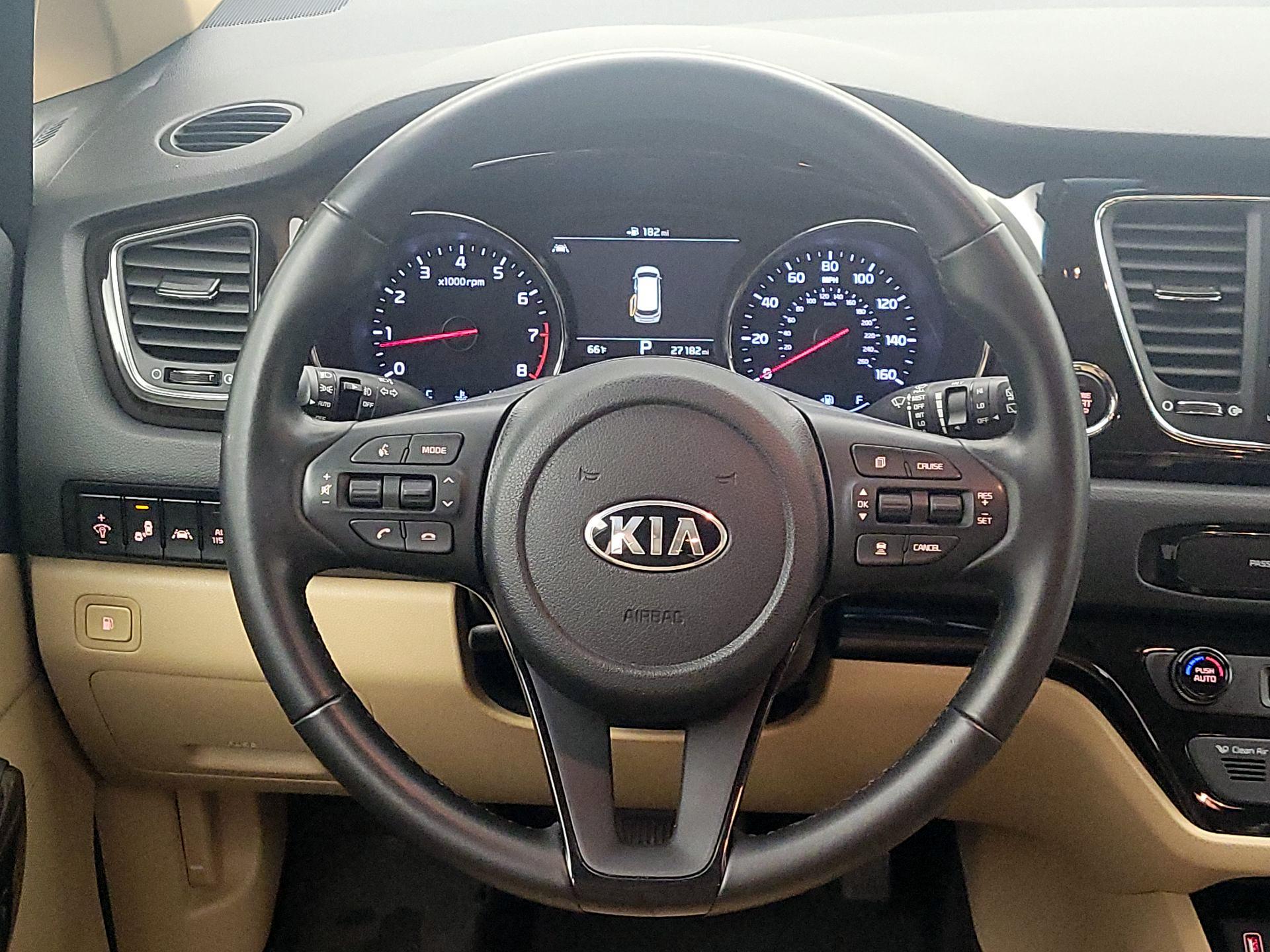 Thumbnail: 2020 Kia Sedona - 10