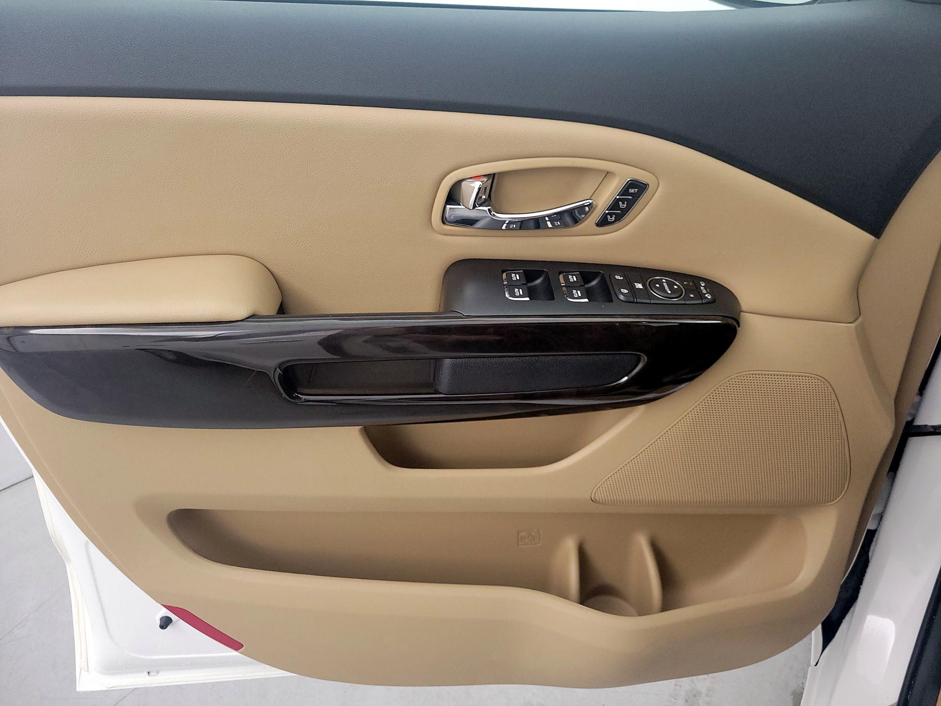 Thumbnail: 2020 Kia Sedona - 12