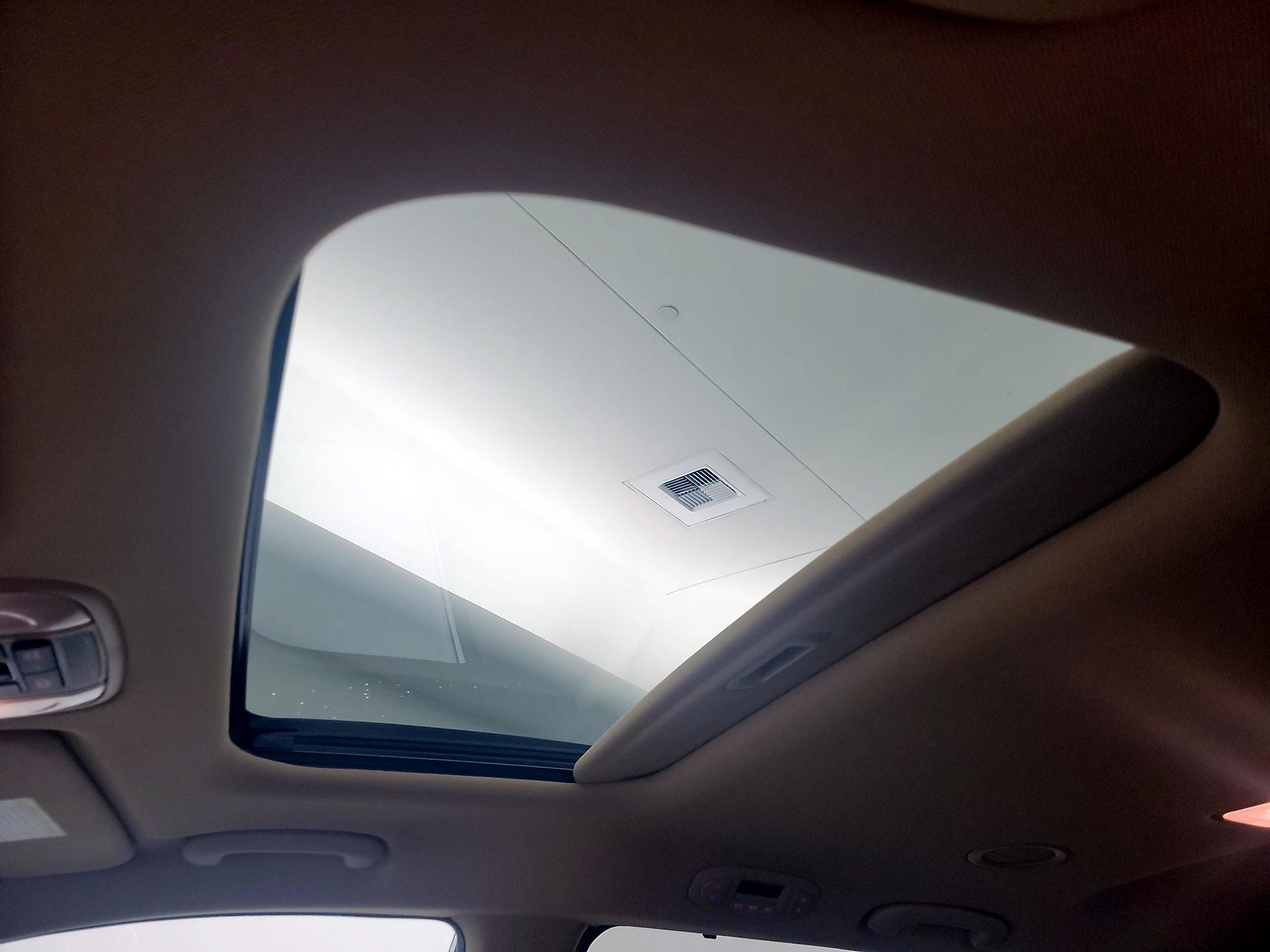 Thumbnail: 2020 Kia Sedona - 19
