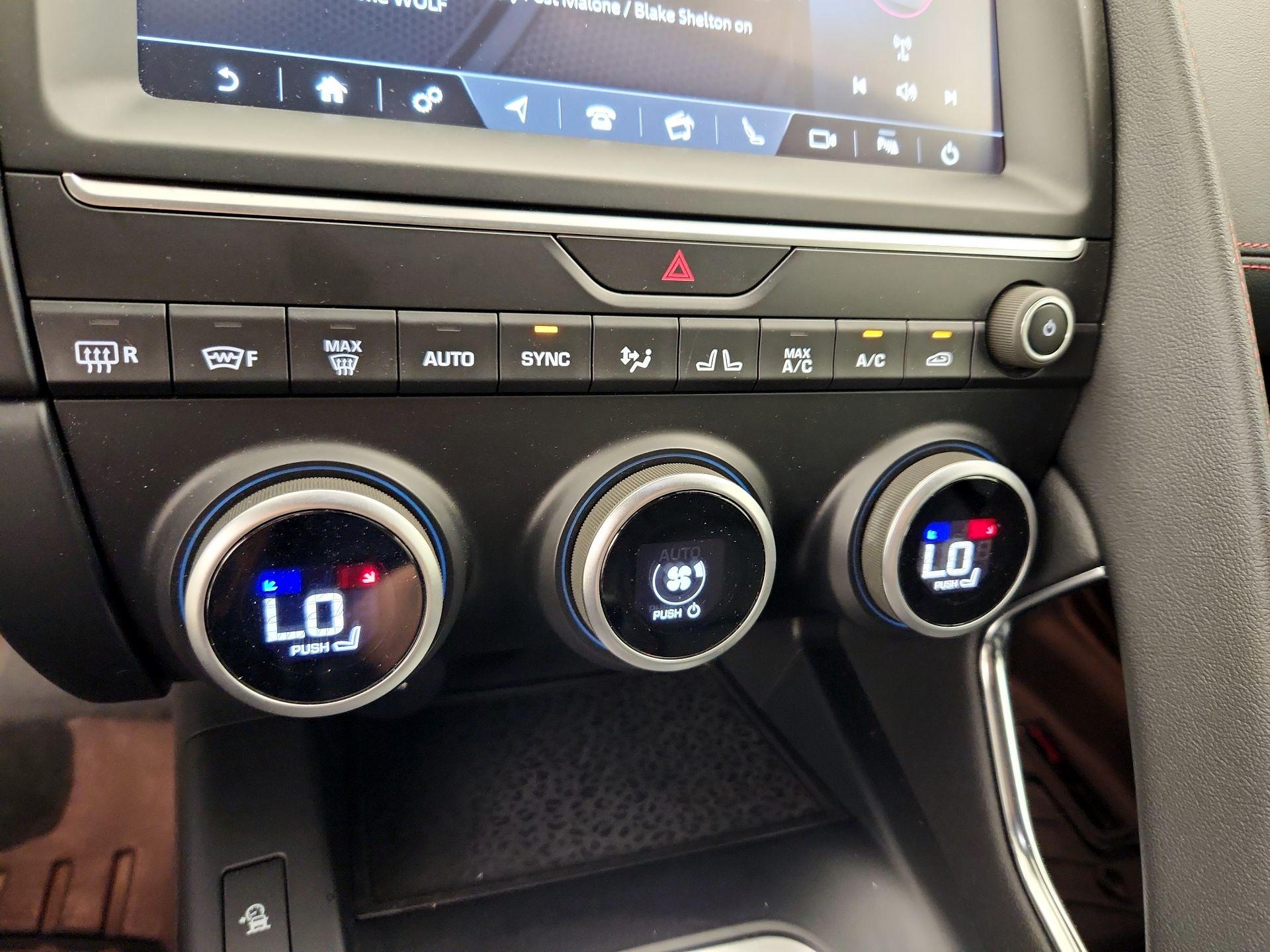 Thumbnail: 2020 Jaguar E-Pace - 16