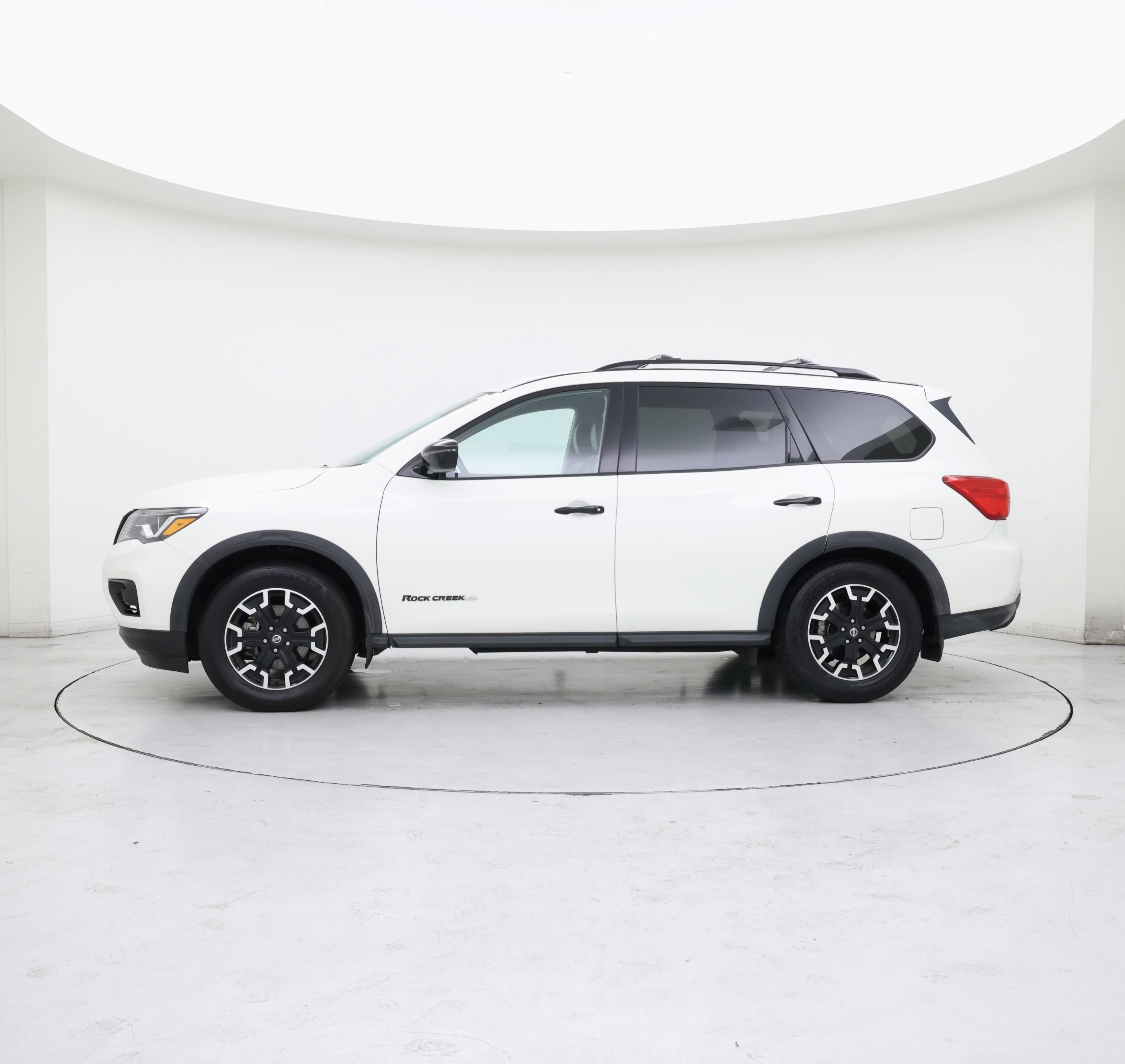 Thumbnail: 2020 Nissan Pathfinder - 3