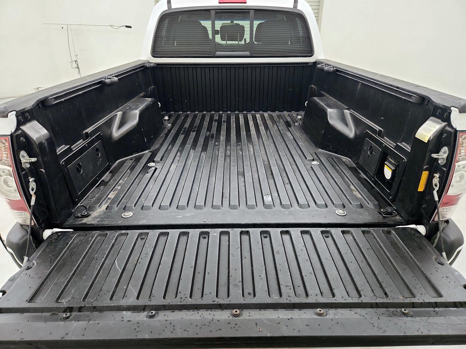 Thumbnail: 2015 Toyota Tacoma - 20