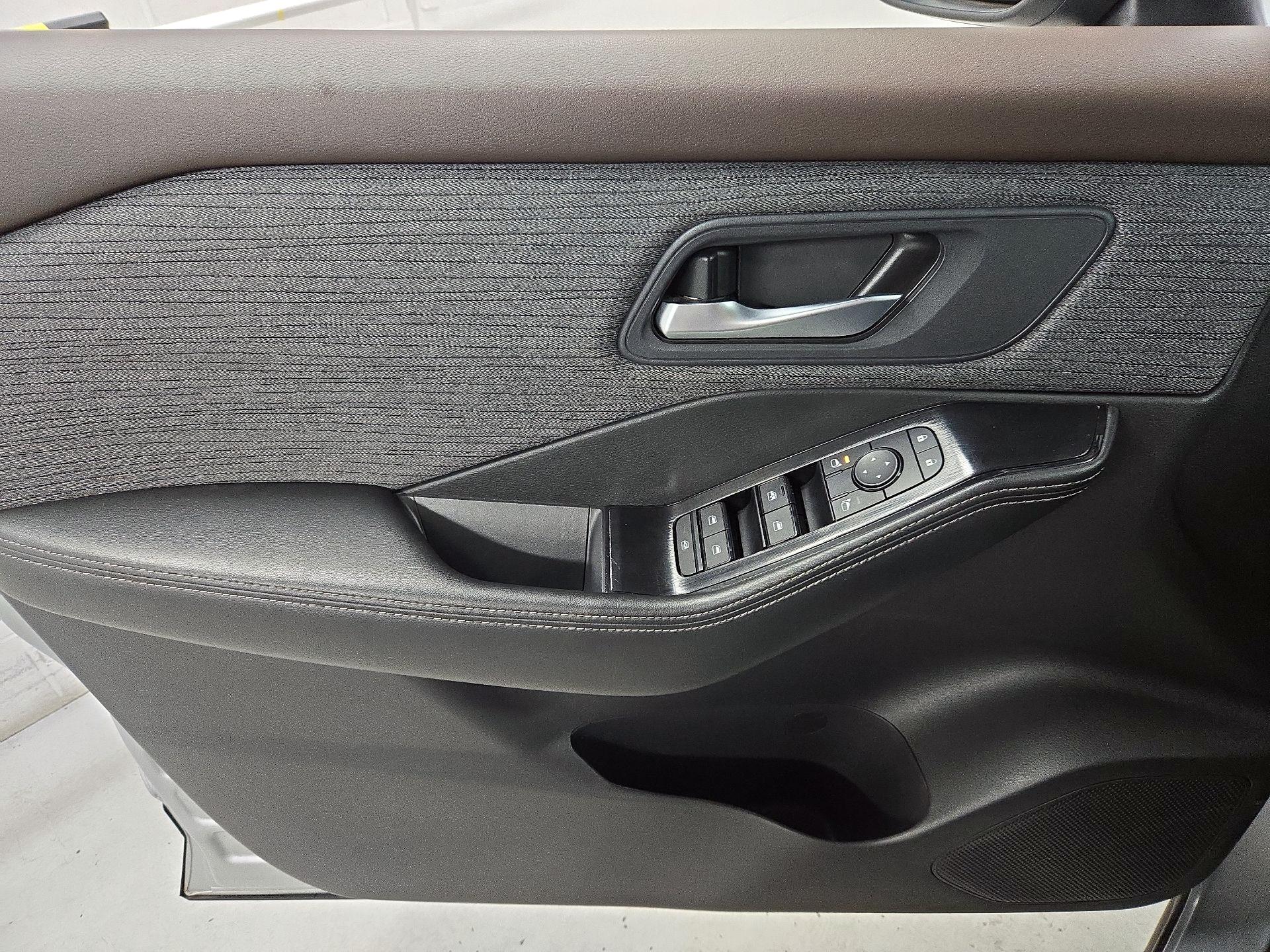 Thumbnail: 2023 Nissan Rogue - 12