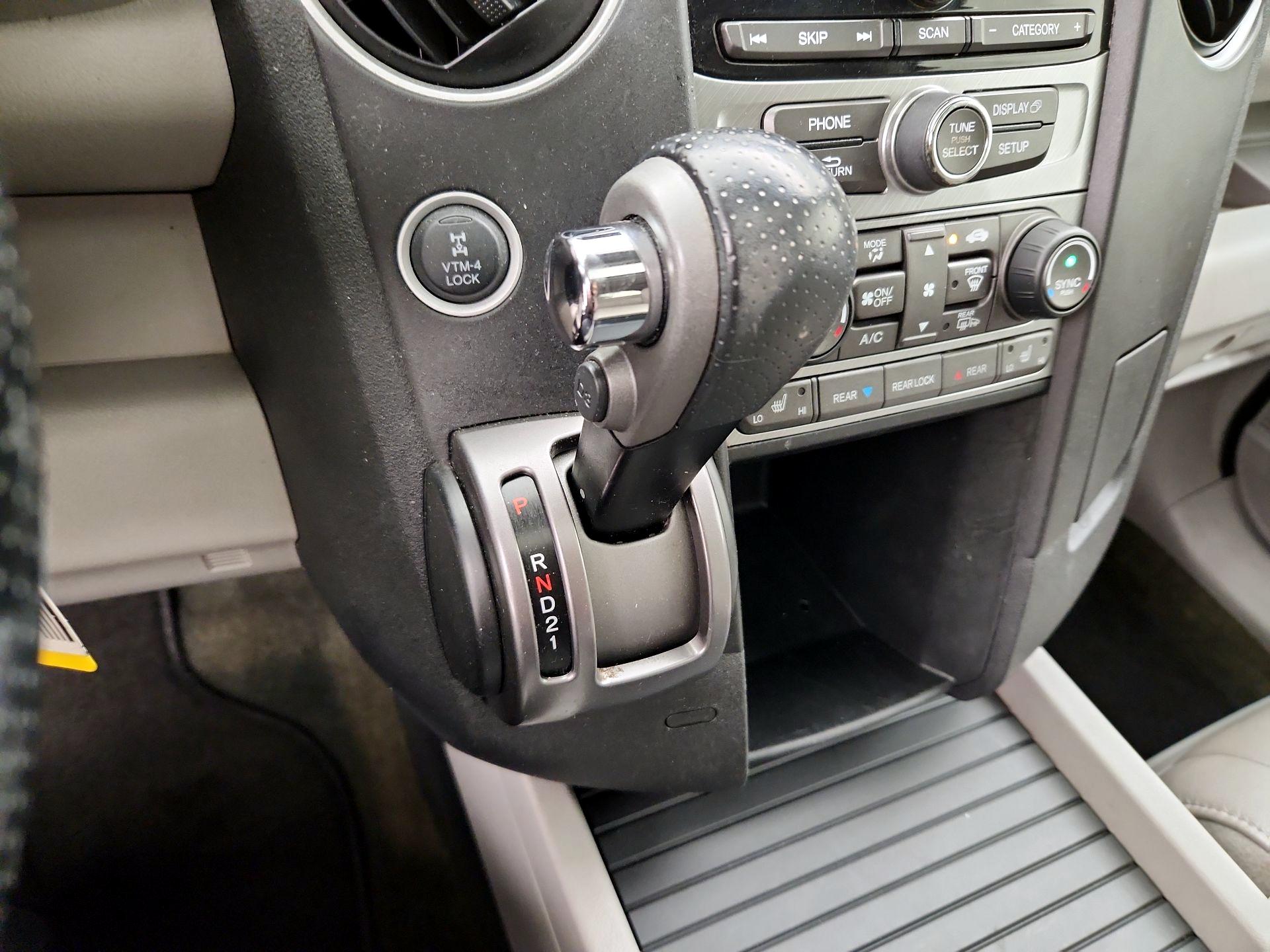 Thumbnail: 2014 Honda Pilot - 17