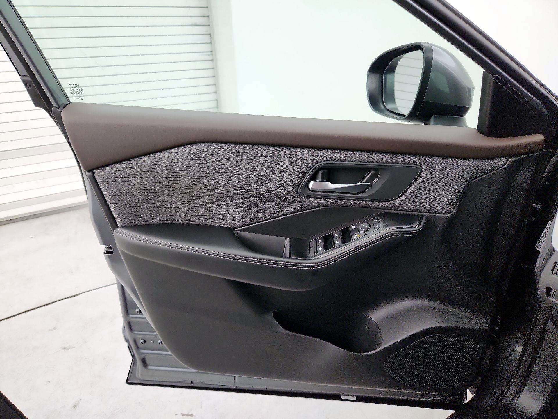 Thumbnail: 2023 Nissan Rogue - 12