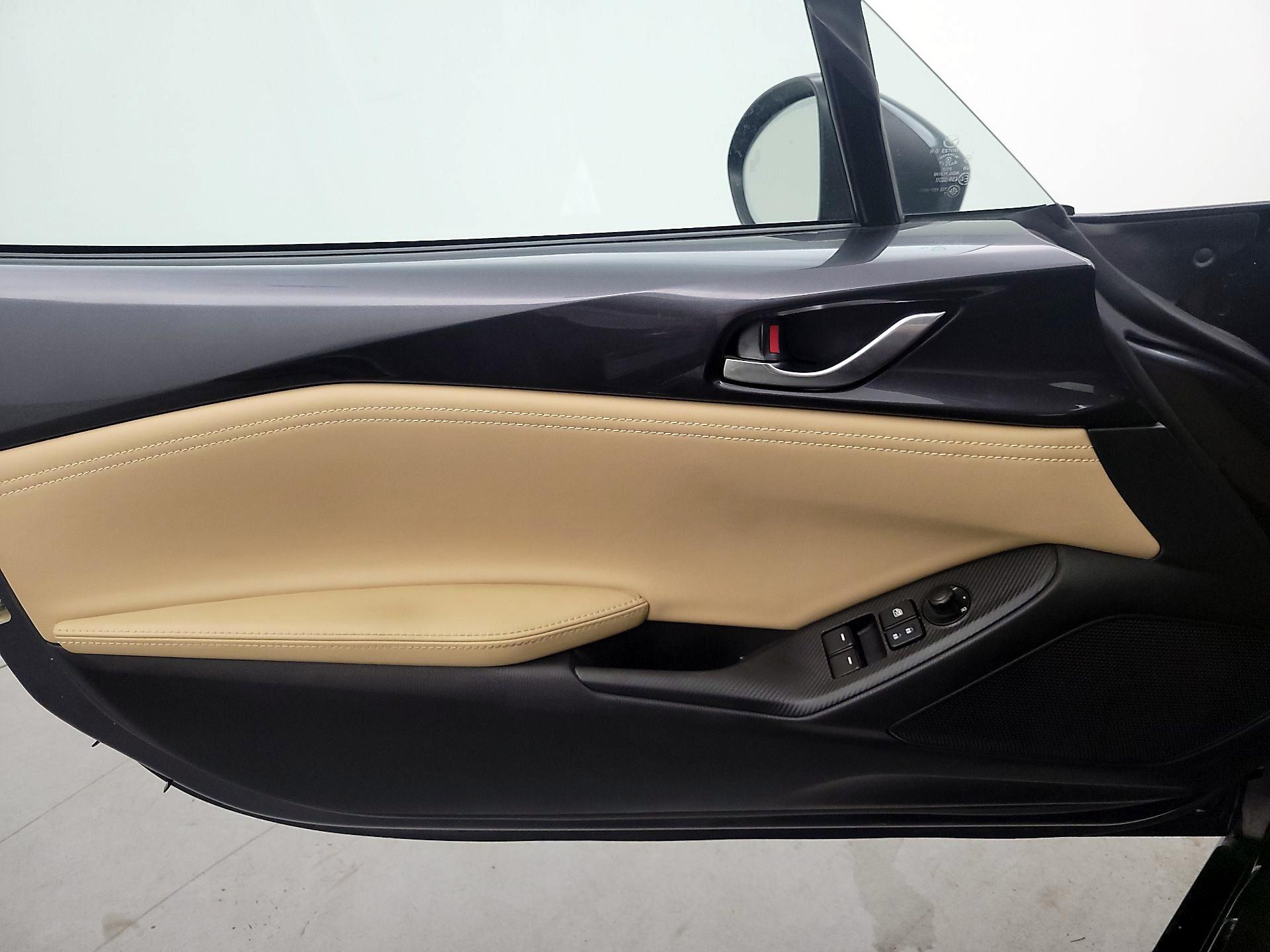 Thumbnail: 2016 Mazda MX-5 Miata - 12