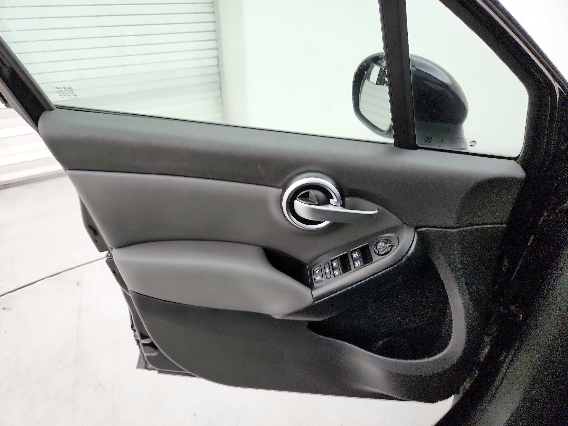 Thumbnail: 2016 Fiat 500X - 12