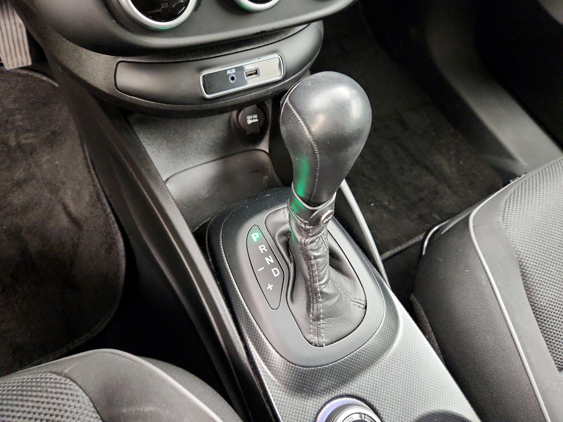 Thumbnail: 2016 Fiat 500X - 16