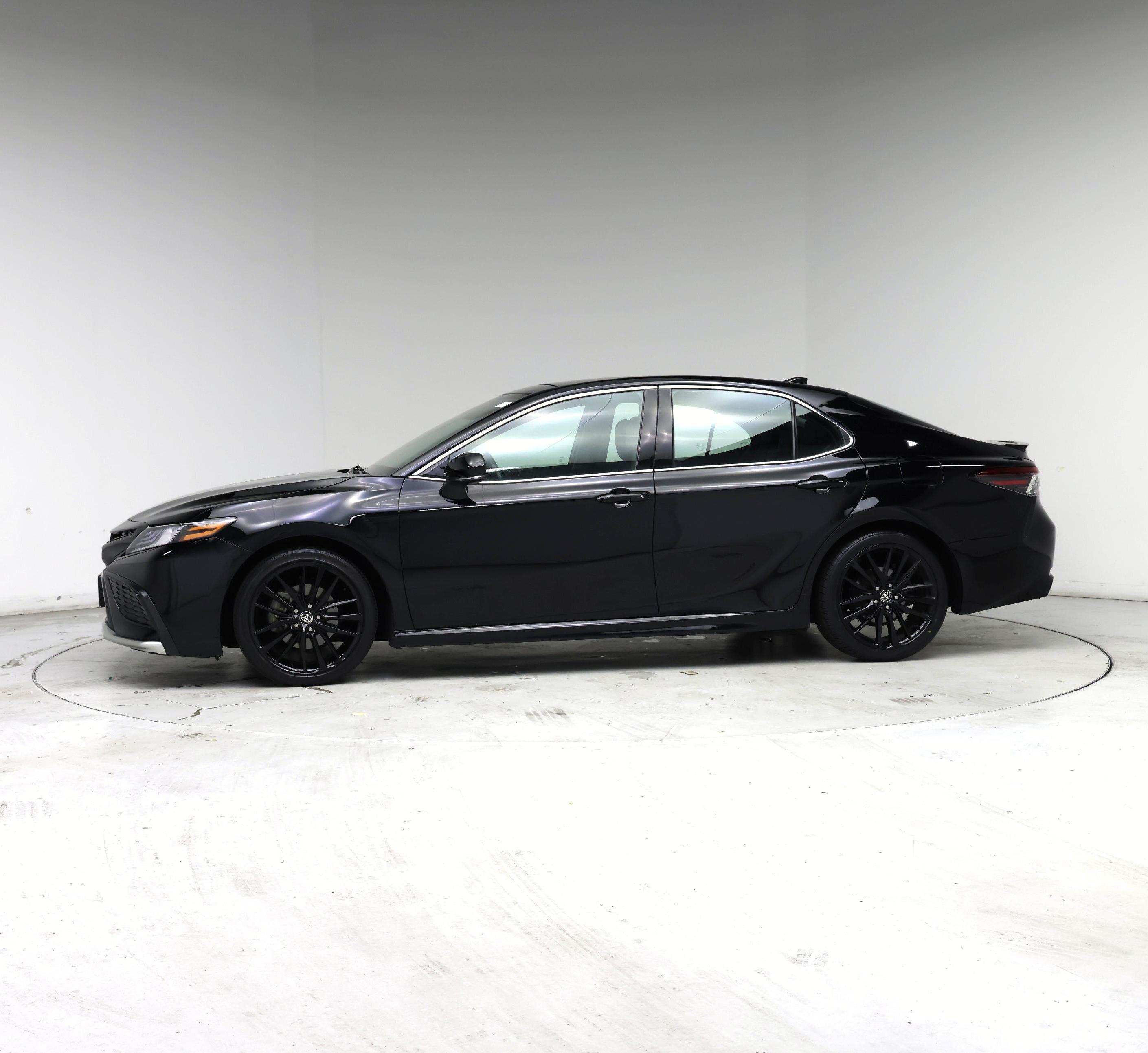 Thumbnail: 2021 Toyota Camry - 3