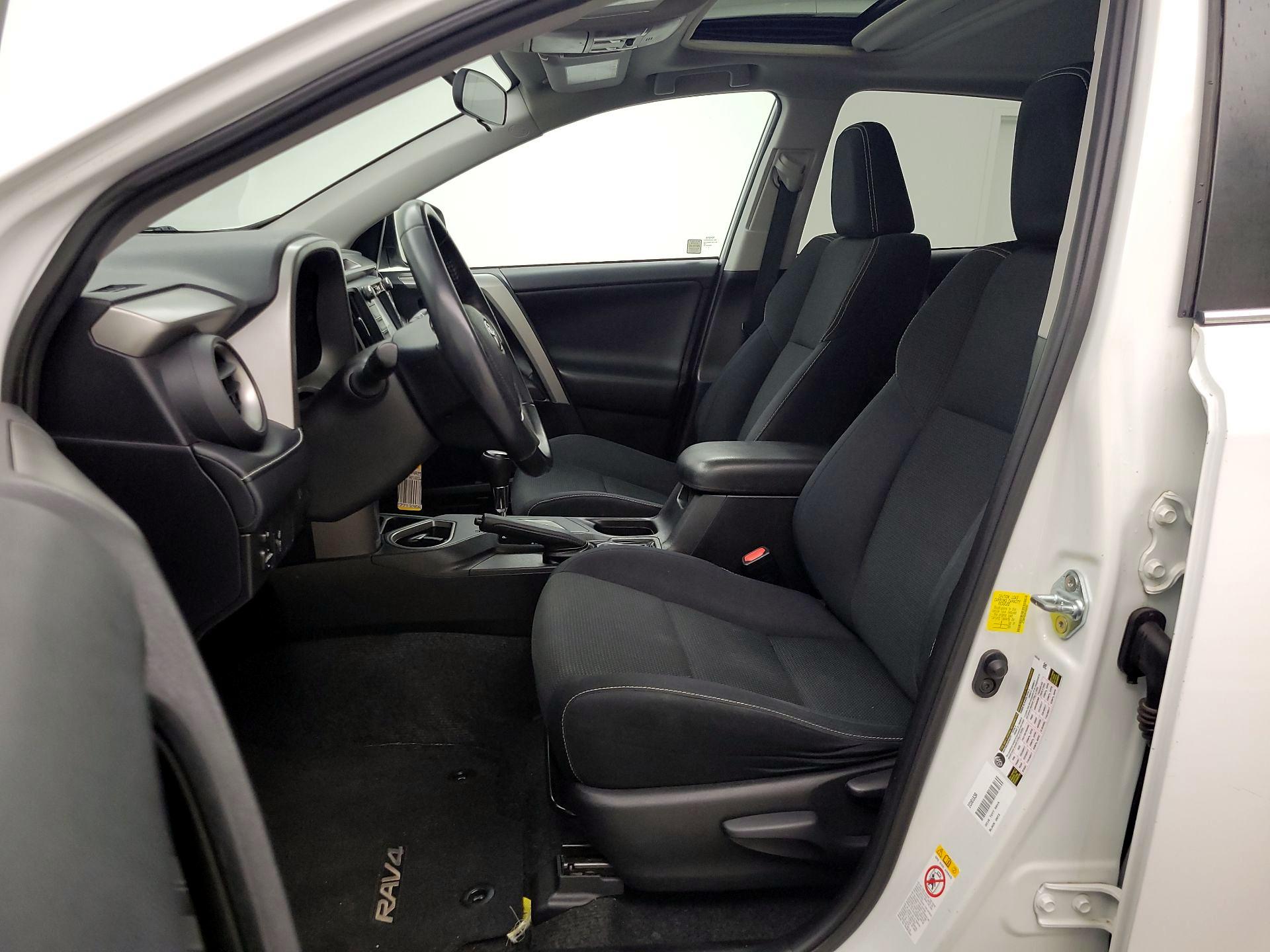 Thumbnail: 2016 Toyota RAV4 - 11