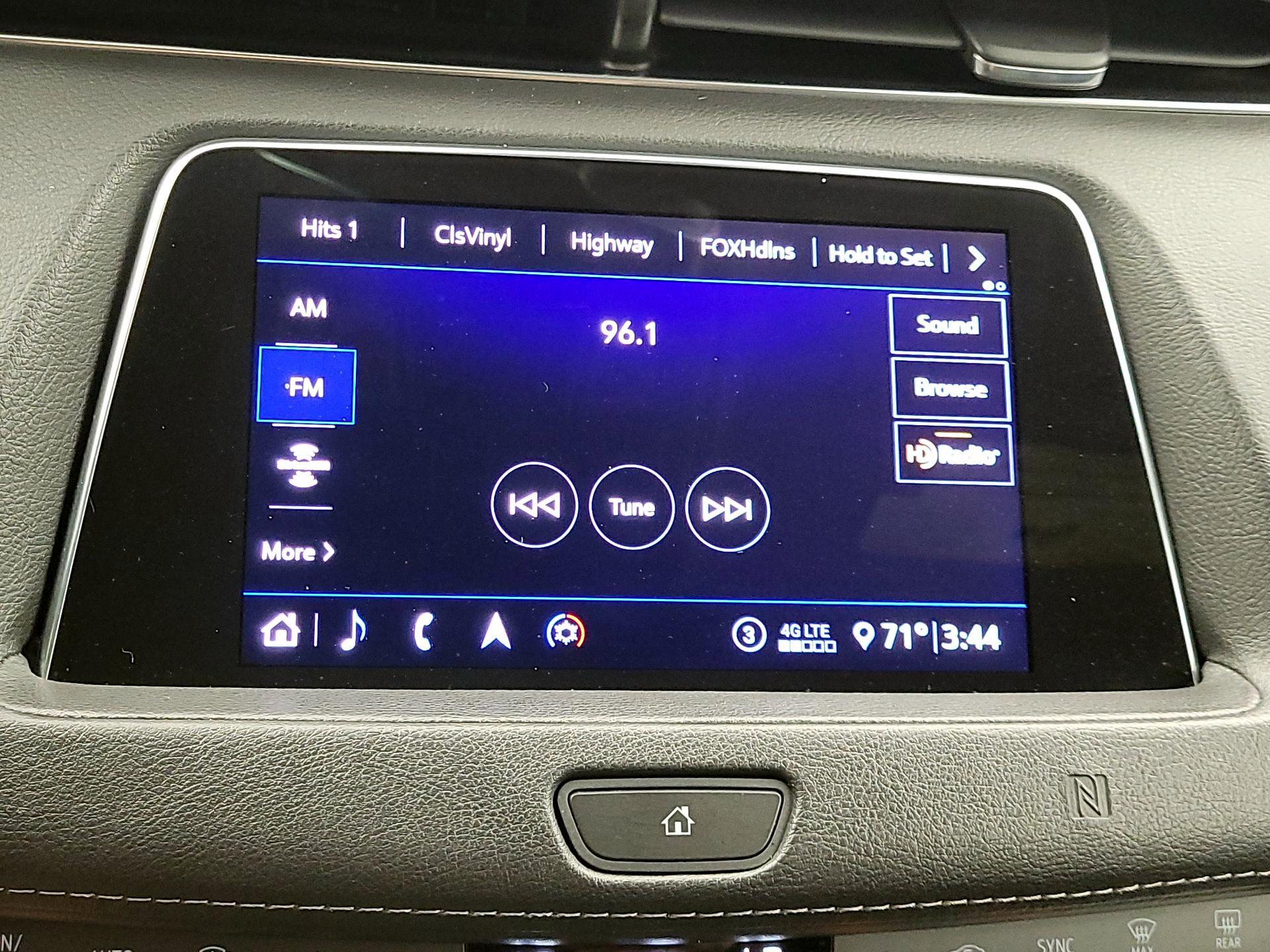 Thumbnail: 2020 Cadillac XT4 - 16