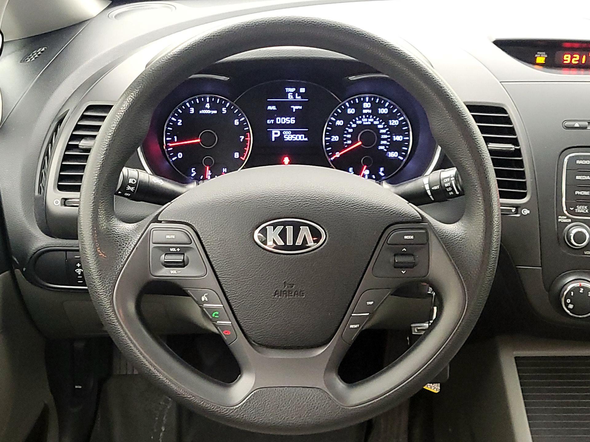 Thumbnail: 2016 Kia Forte - 10