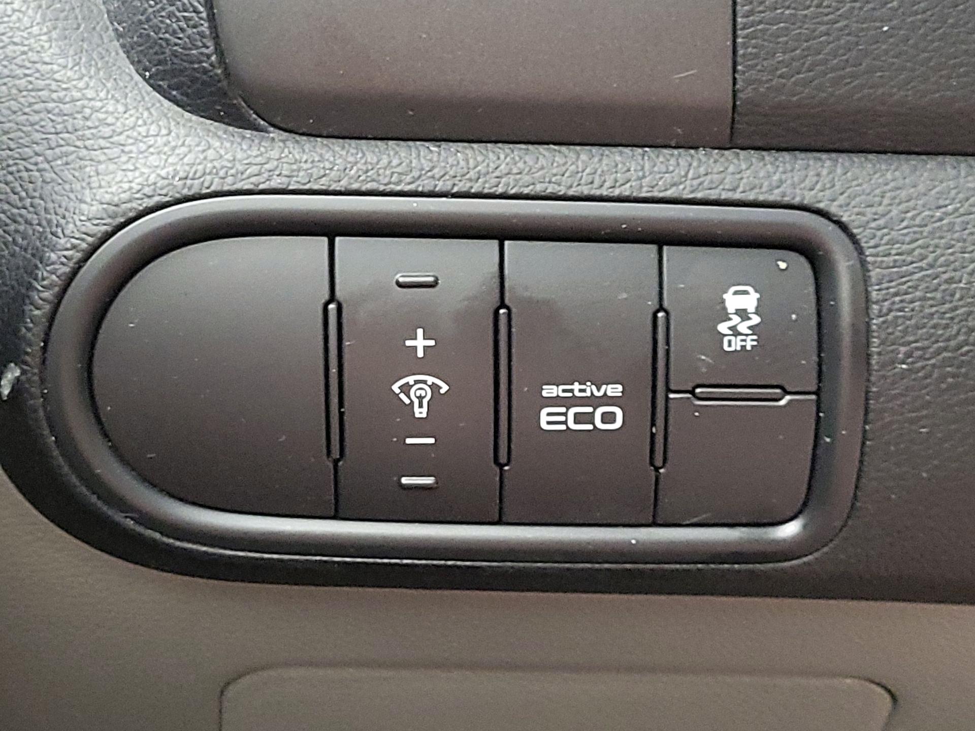 Thumbnail: 2016 Kia Forte - 13
