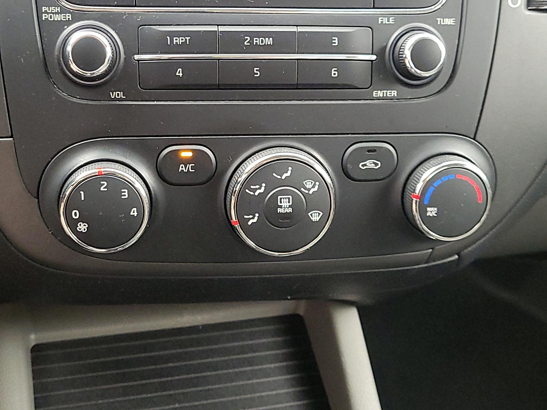 Thumbnail: 2016 Kia Forte - 15