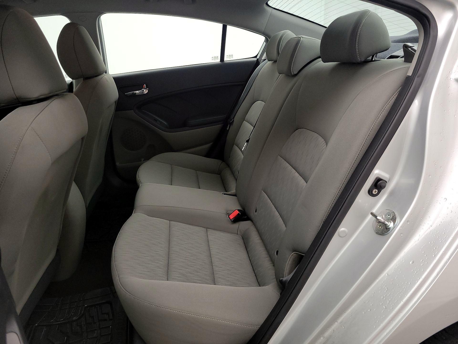 Thumbnail: 2016 Kia Forte - 18