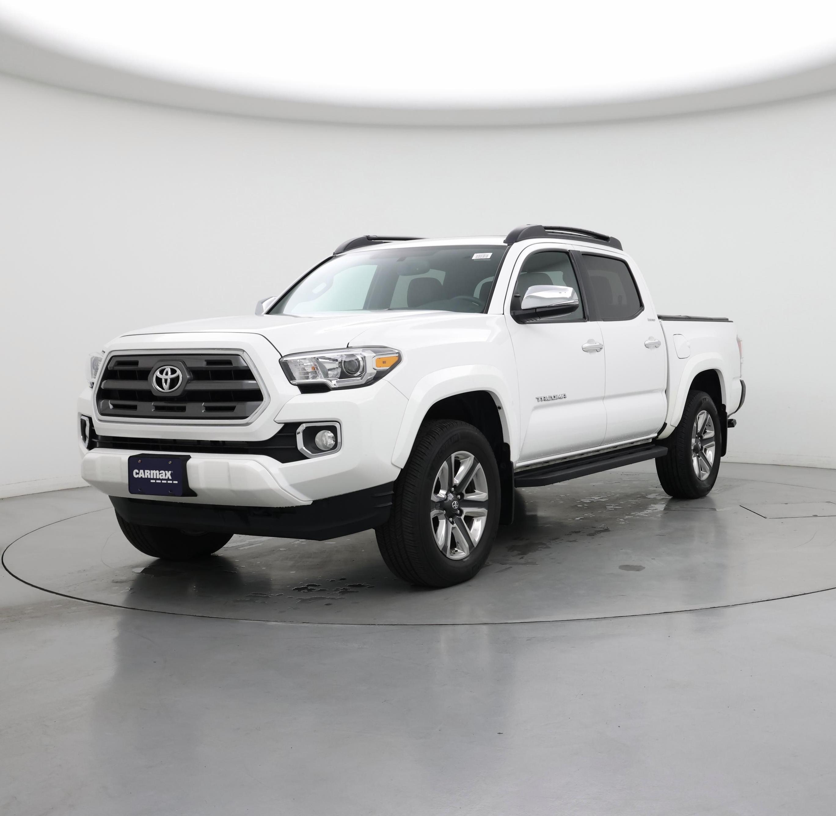 Thumbnail: 2017 Toyota Tacoma - 4