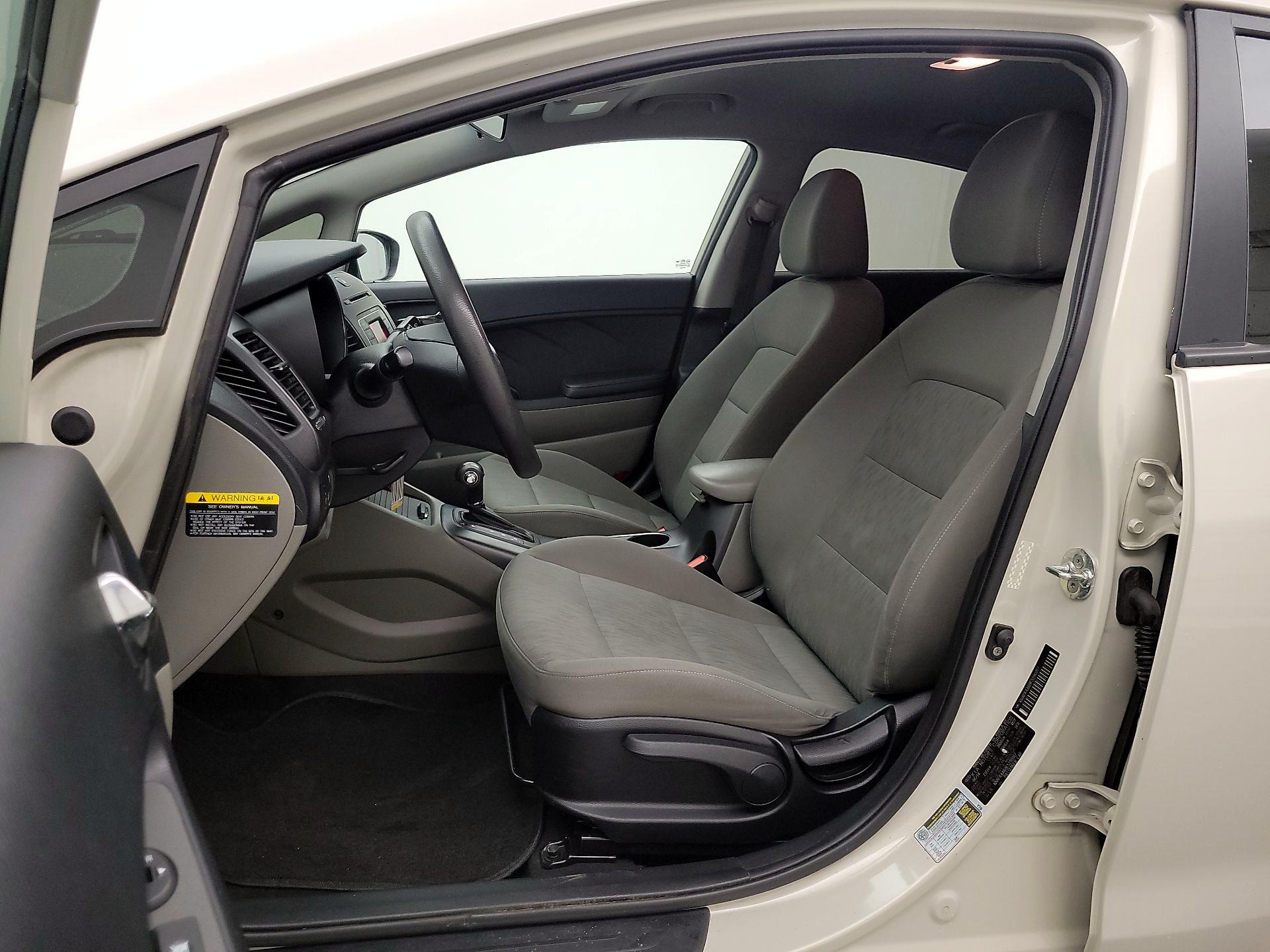 Thumbnail: 2015 Kia Forte - 11