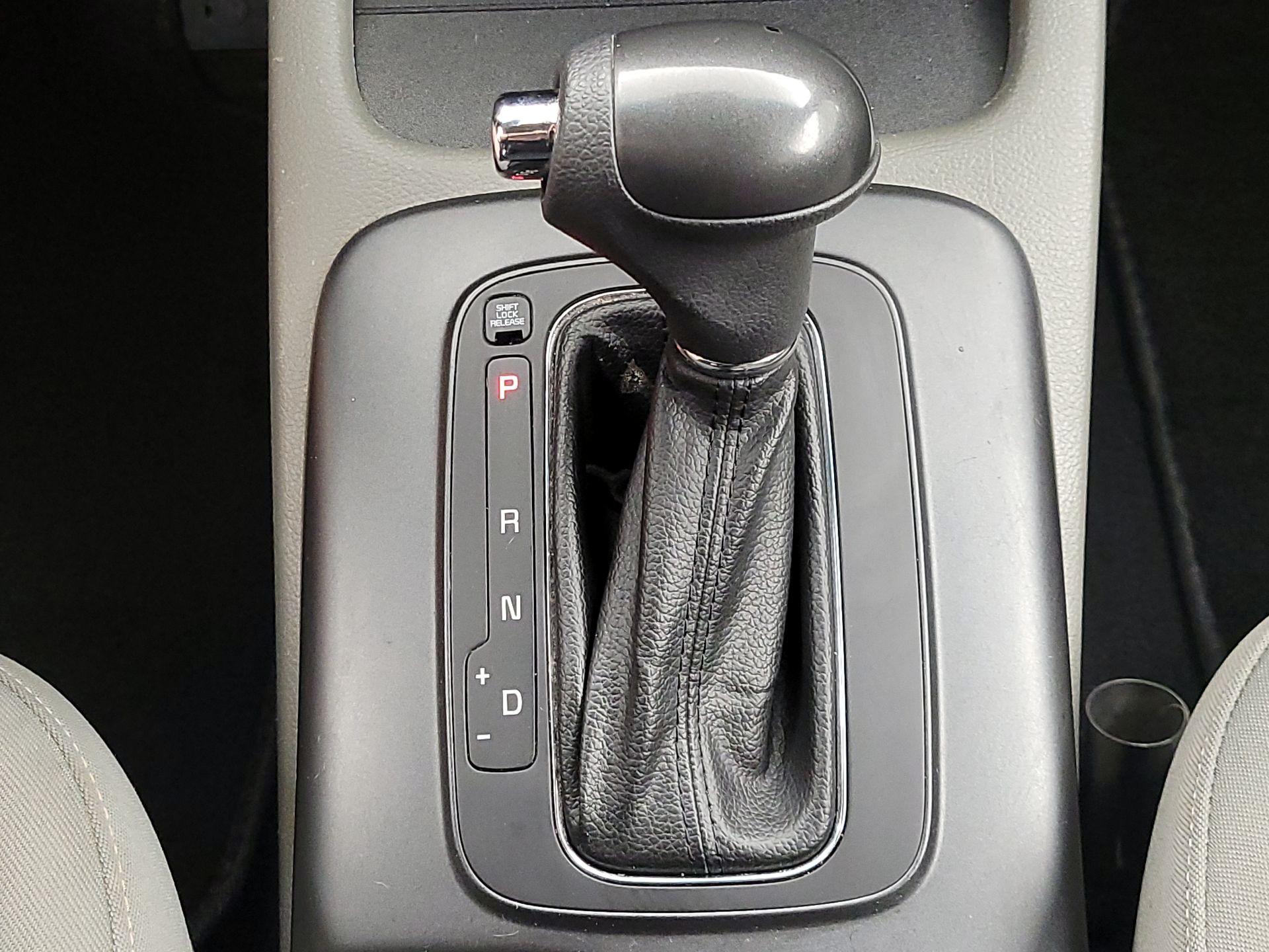 Thumbnail: 2015 Kia Forte - 16