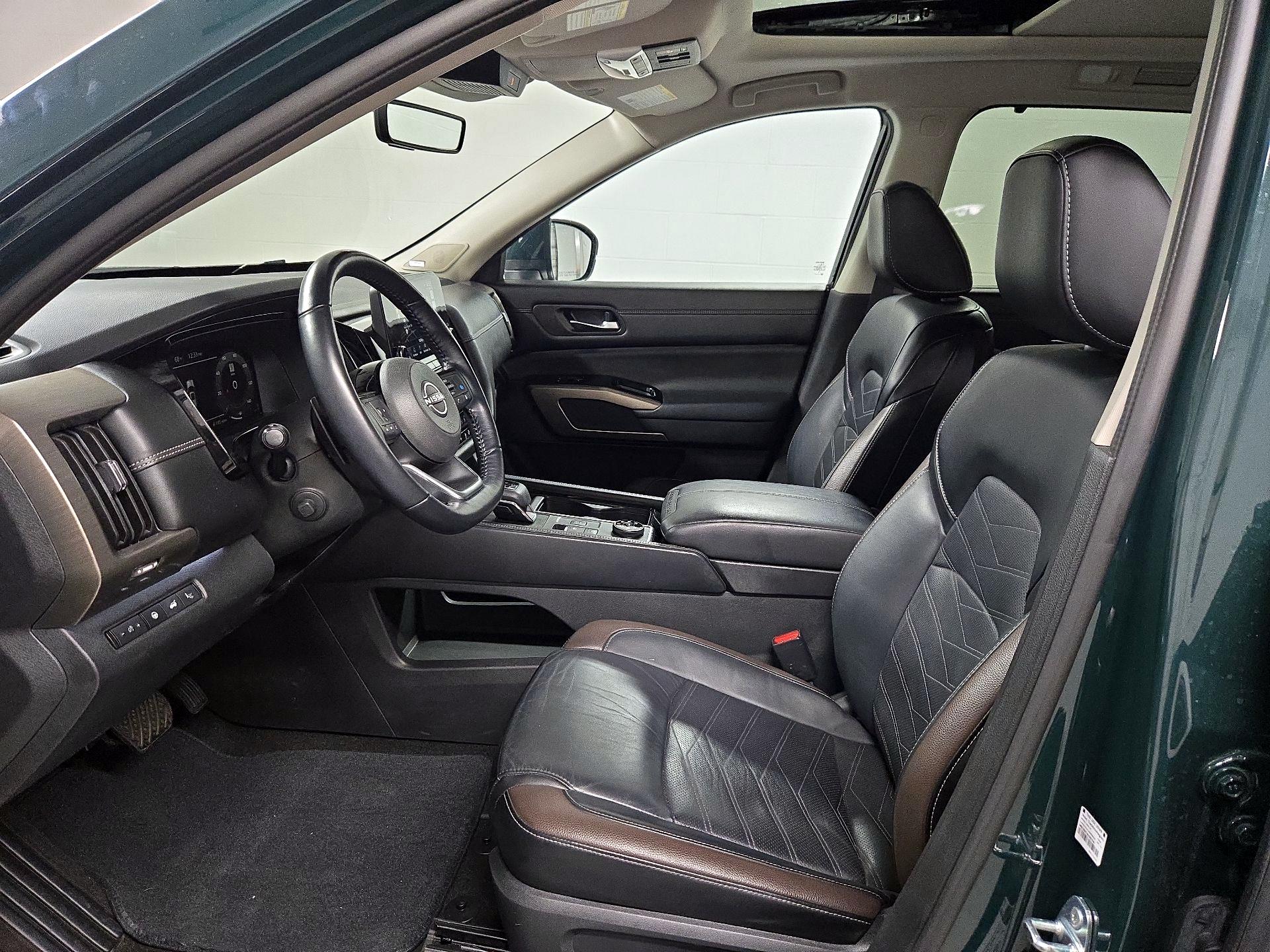 Thumbnail: 2023 Nissan Pathfinder - 11
