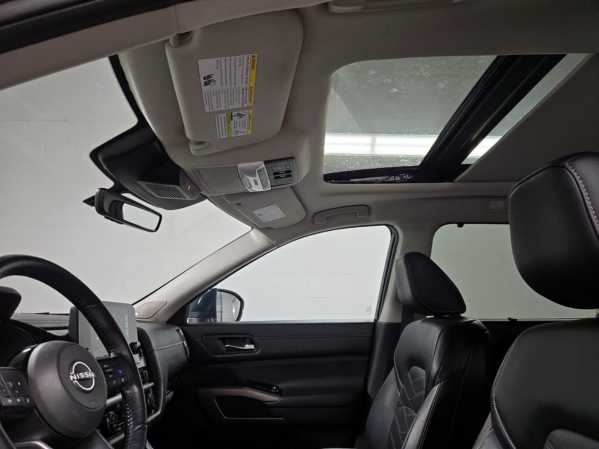Thumbnail: 2023 Nissan Pathfinder - 20