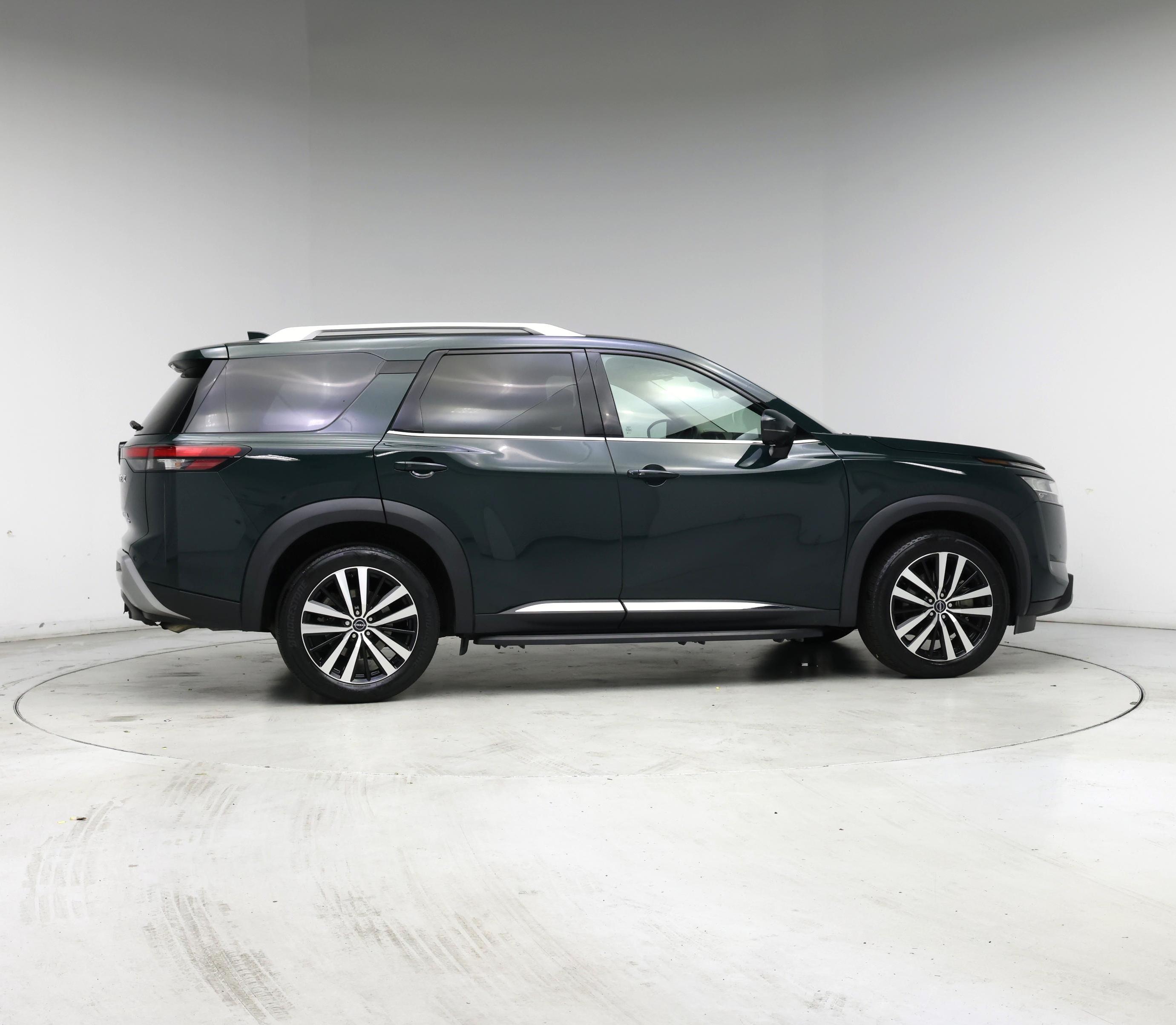 Thumbnail: 2023 Nissan Pathfinder - 7