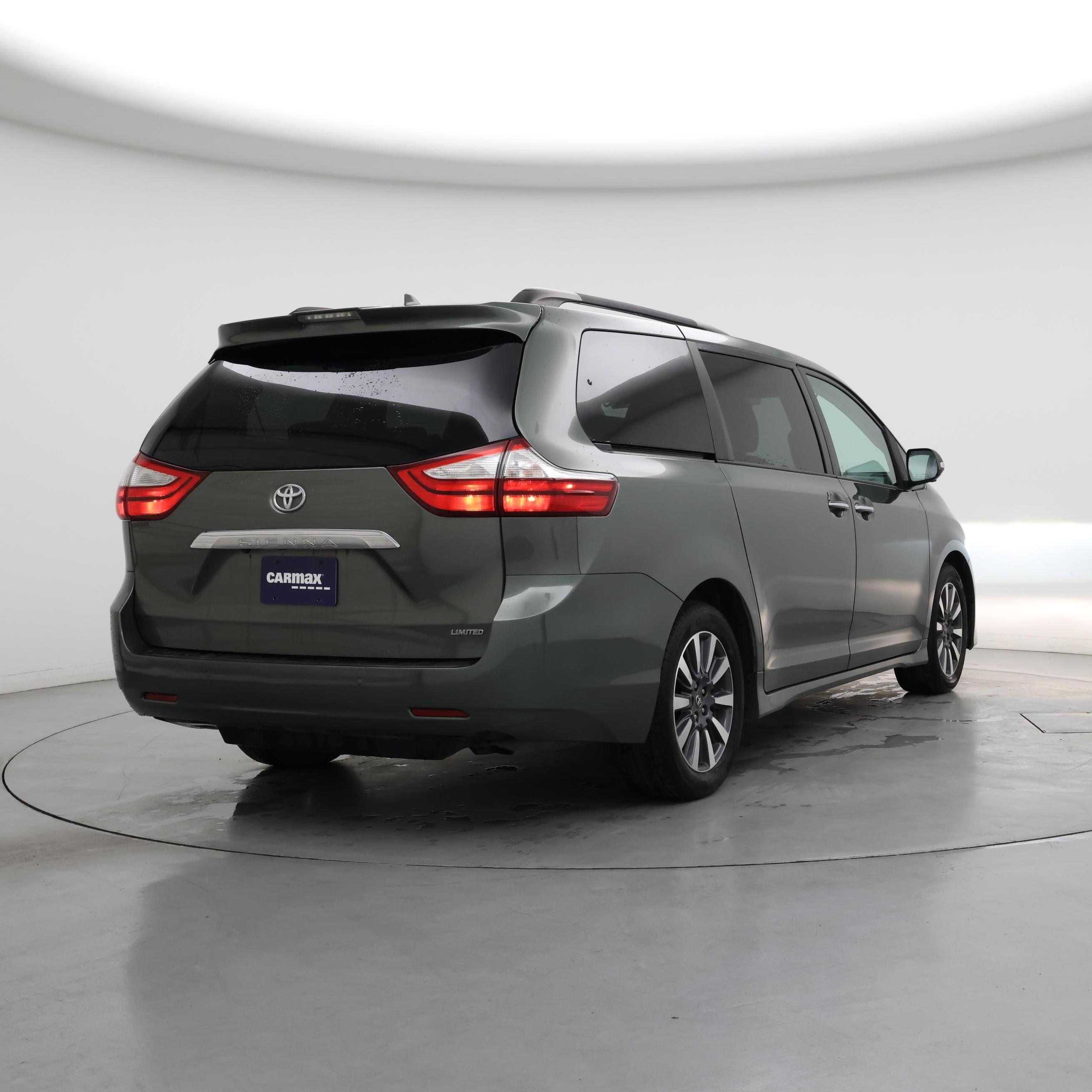 Thumbnail: 2018 Toyota Sienna - 8