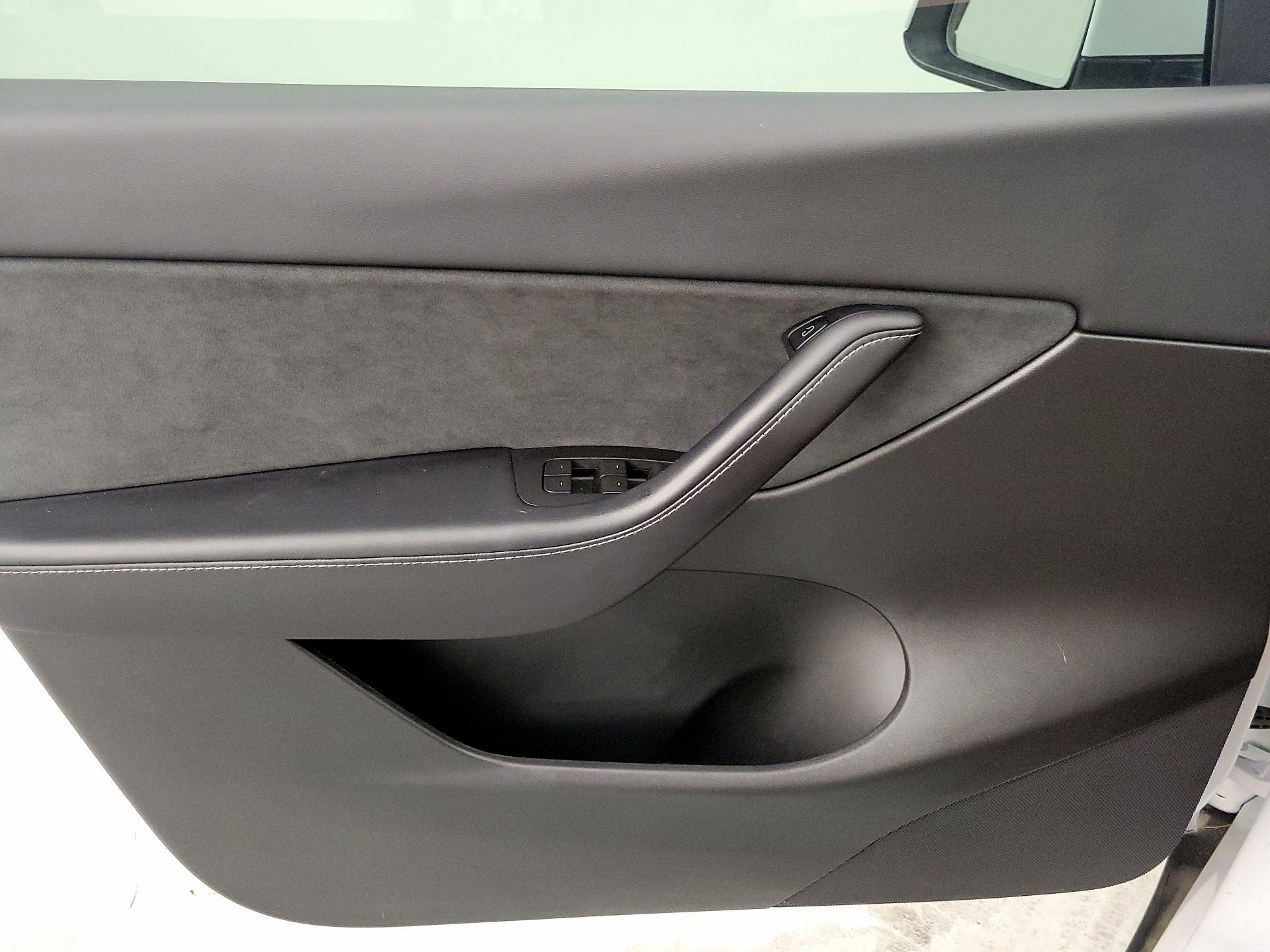 Thumbnail: 2022 Tesla Model Y - 12