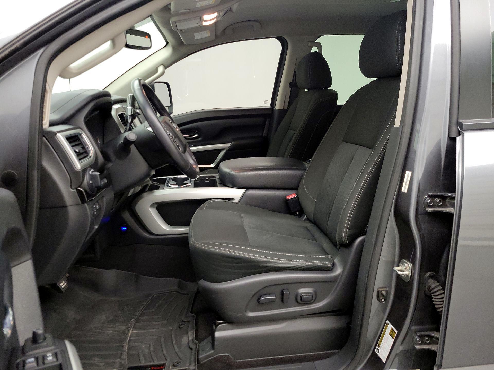 Thumbnail: 2017 Nissan Titan - 11