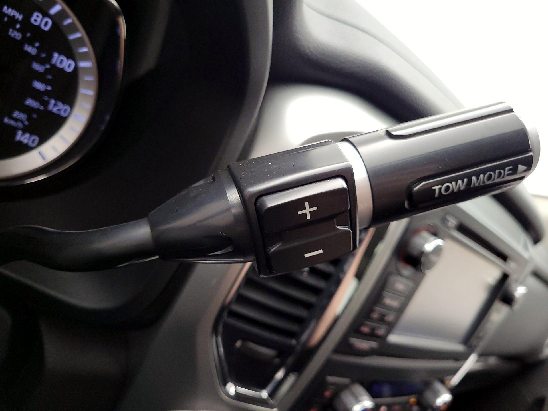 Thumbnail: 2017 Nissan Titan - 18