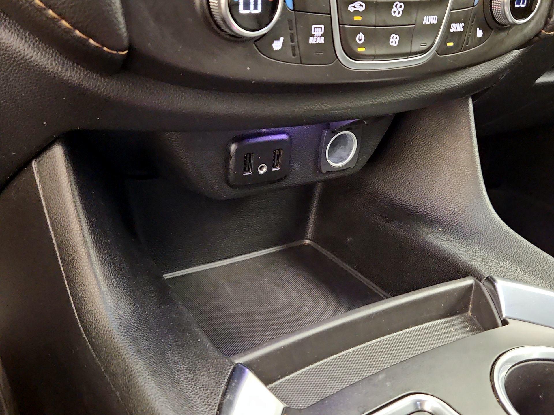 Thumbnail: 2019 Chevrolet Traverse - 19